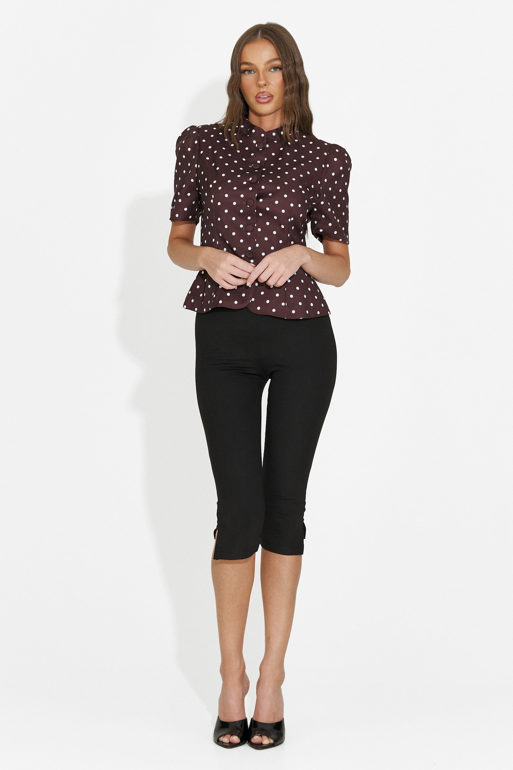 Pantalones de mujer capri negros Nedenia Bogas