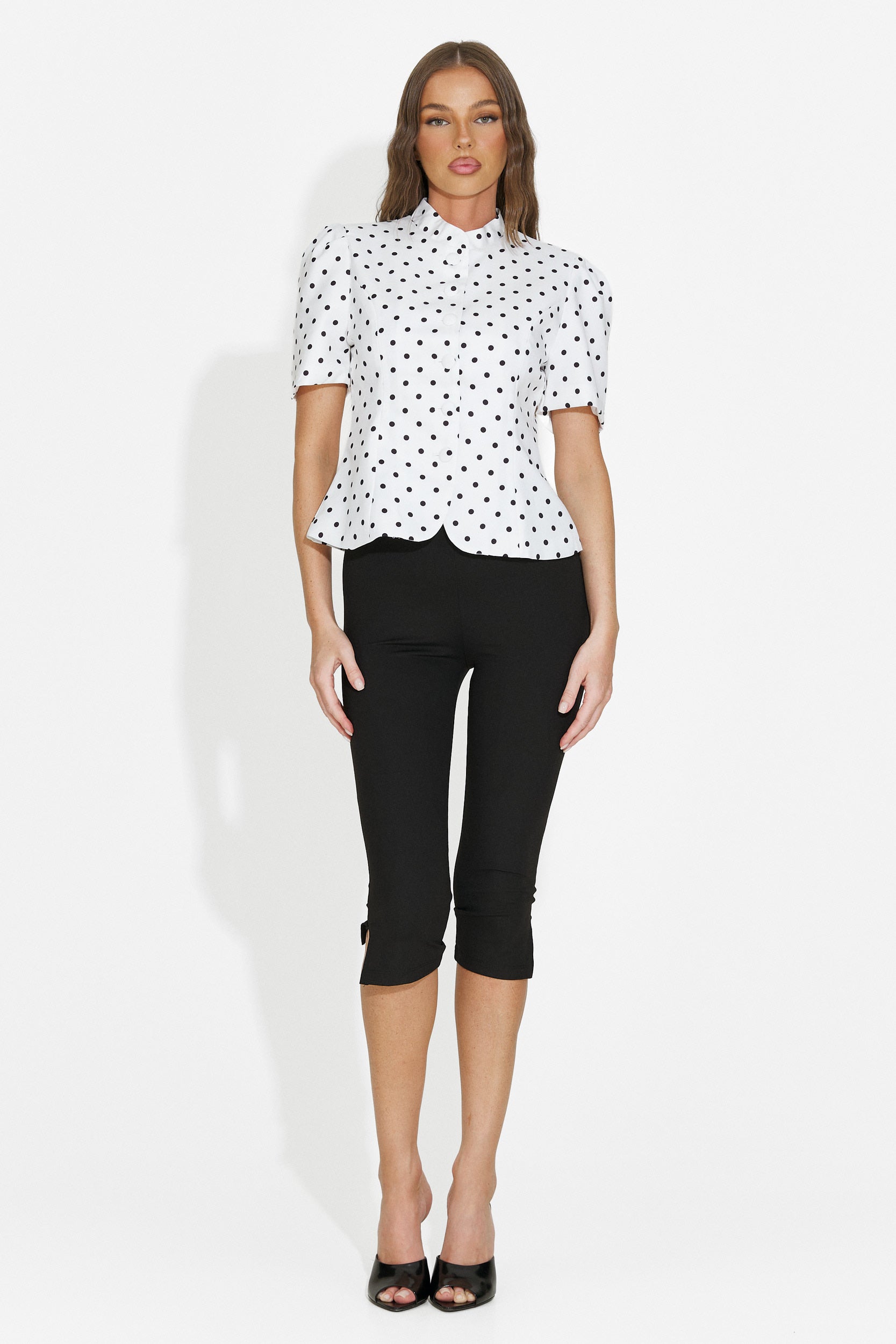 Pantalones de mujer capri negros Nedenia Bogas
