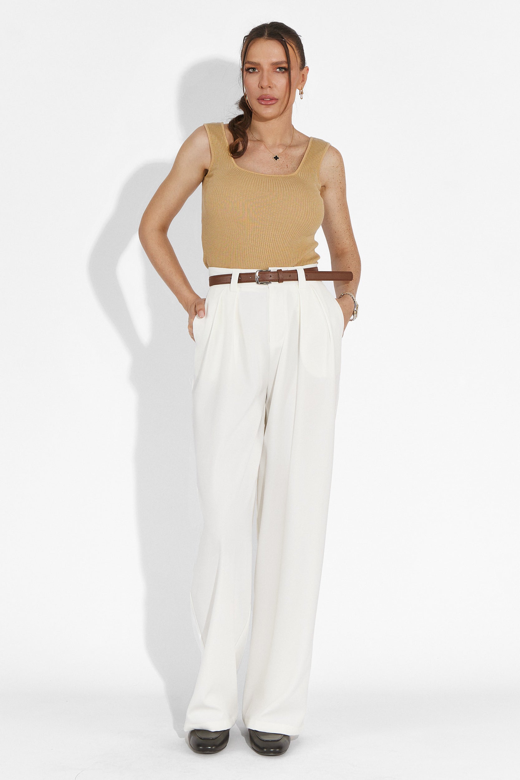 Edward Bogas White Casual Women's Trousers