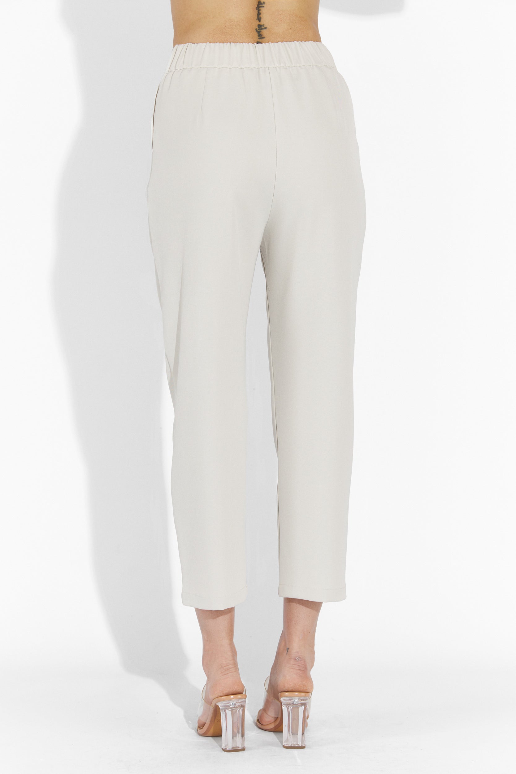 Pantalones casuales beige para mujer Alvaro Bogas