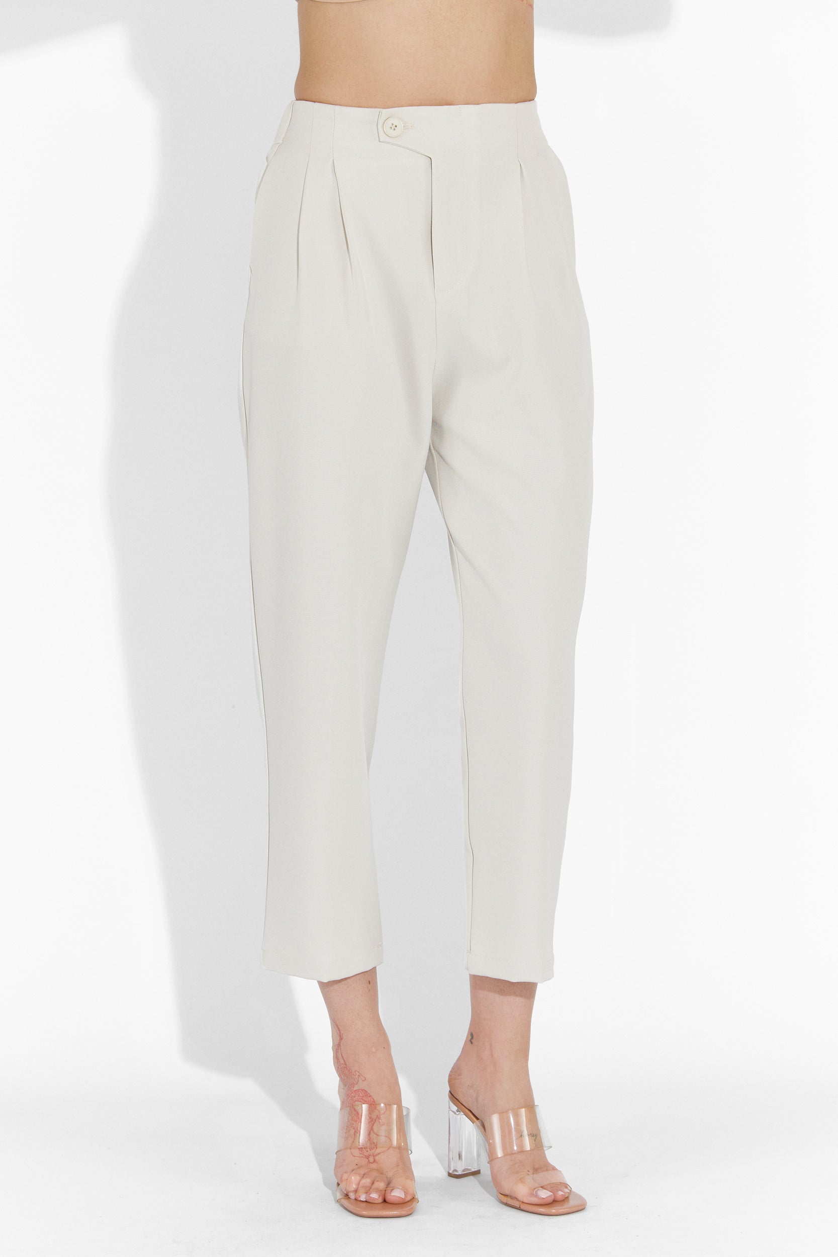 Pantalones casuales beige para mujer Alvaro Bogas
