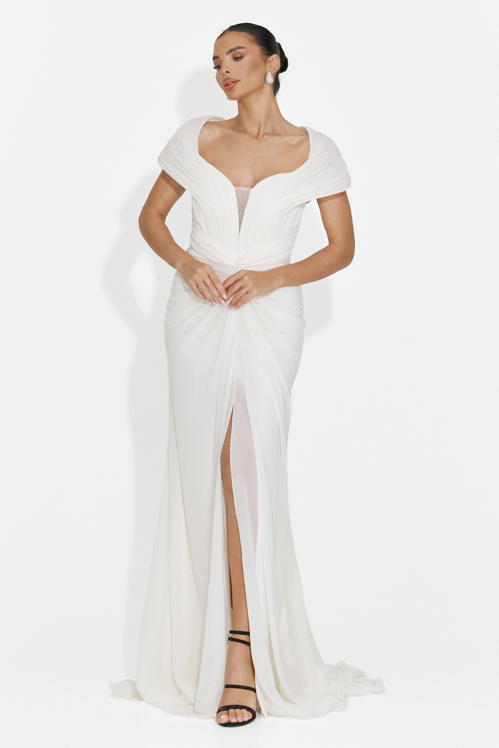Emilias Bogas langes weißes Damenkleid