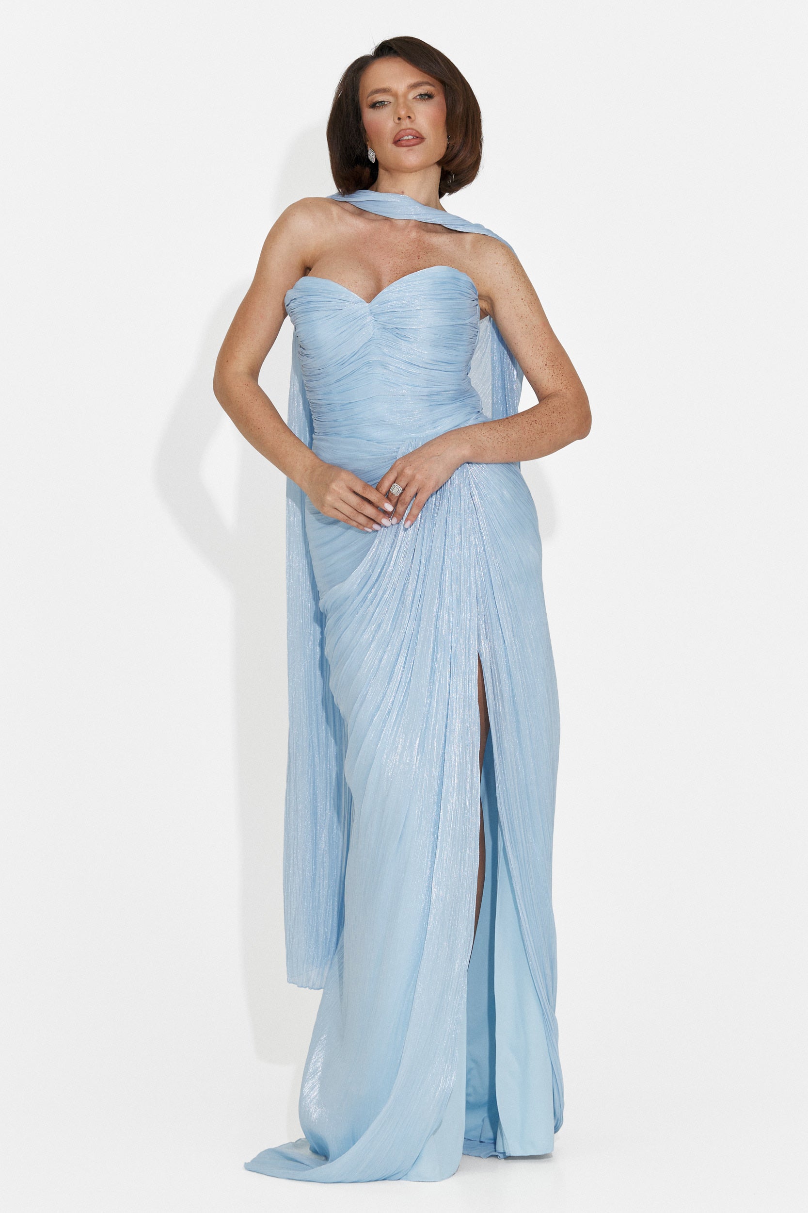 Gretas langes blaues Damenkleid
