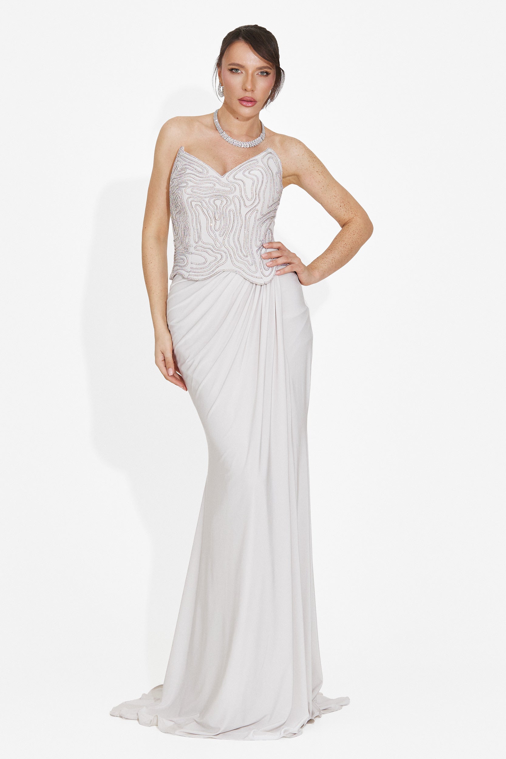 Lungo Vestito Grigio da Donna di Baty Bogas