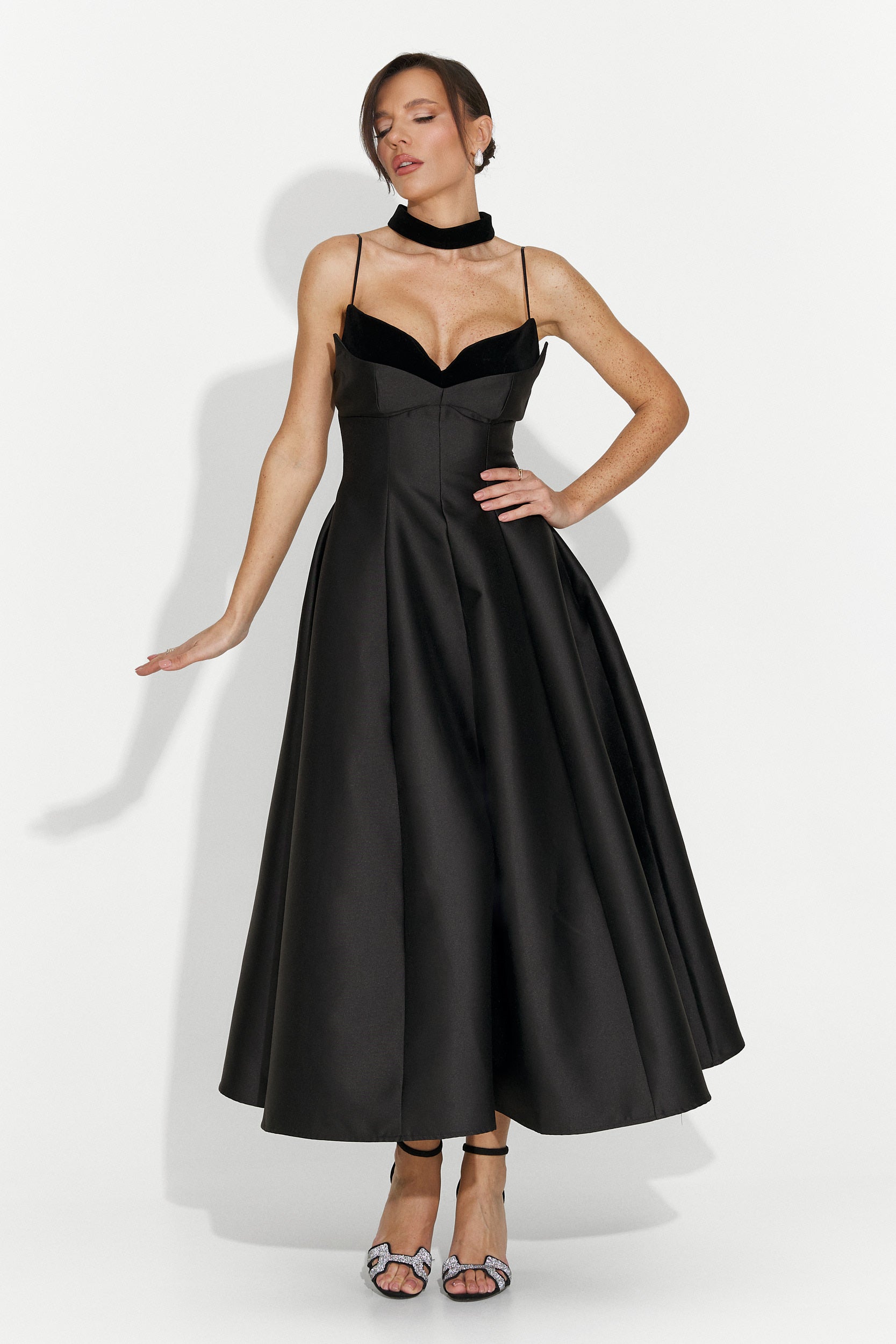 Langes schwarzes Damenkleid Coriza Bogas