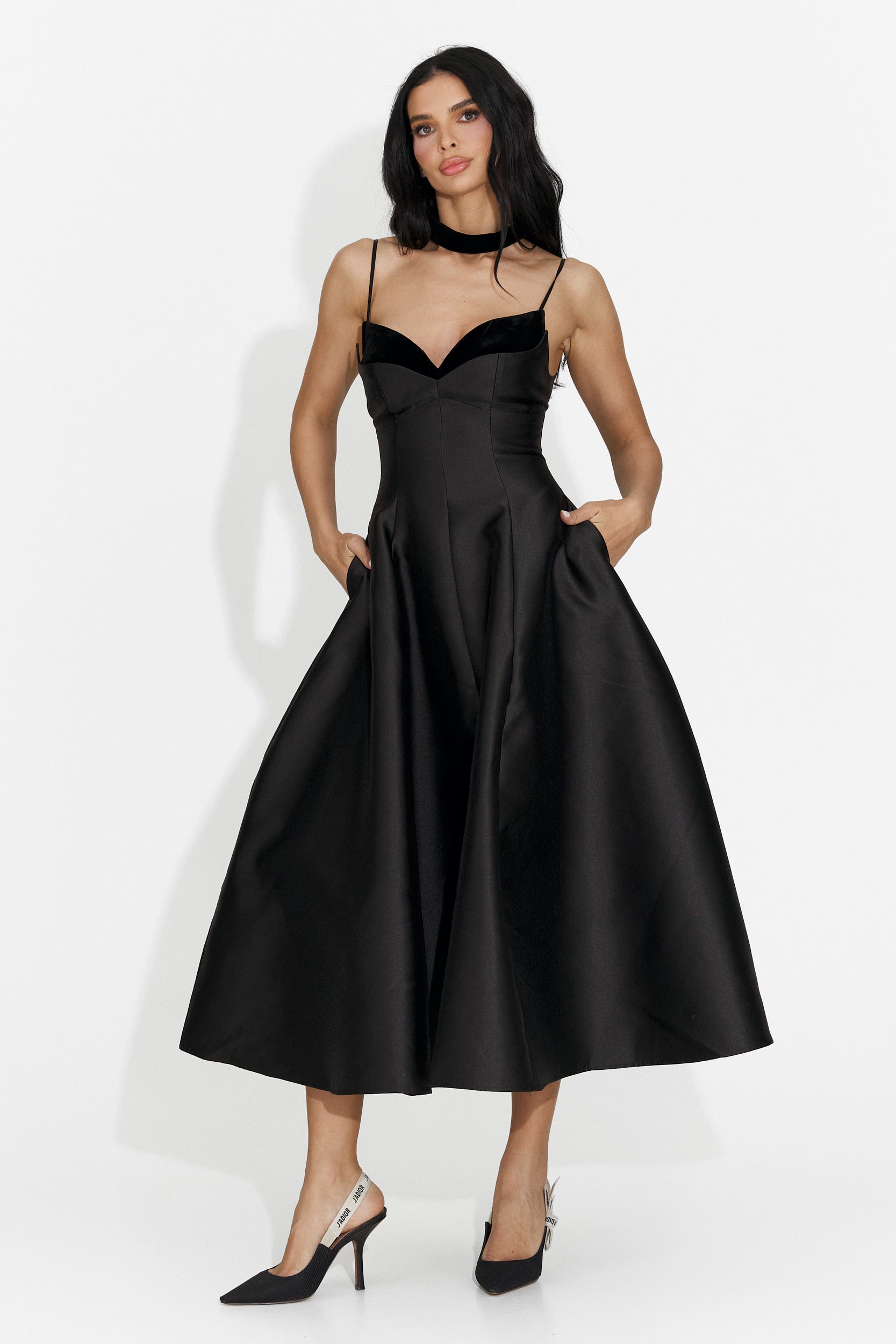 Coriza Bogas langes schwarzes Damenkleid