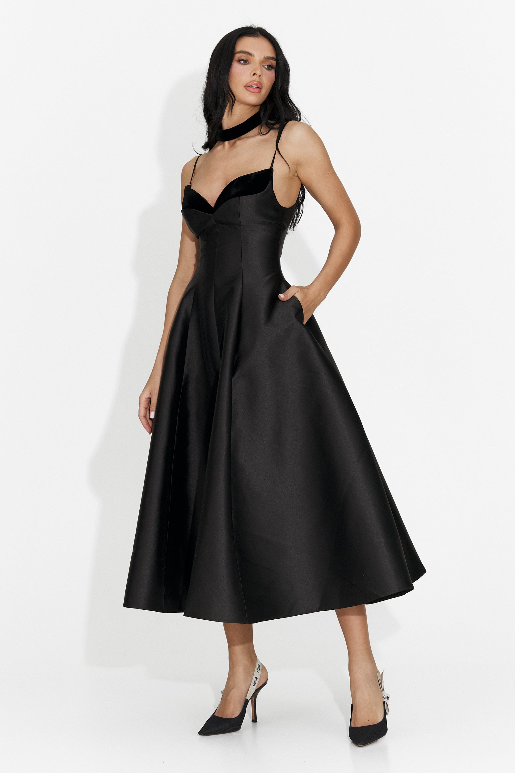 Coriza Bogas langes schwarzes Damenkleid