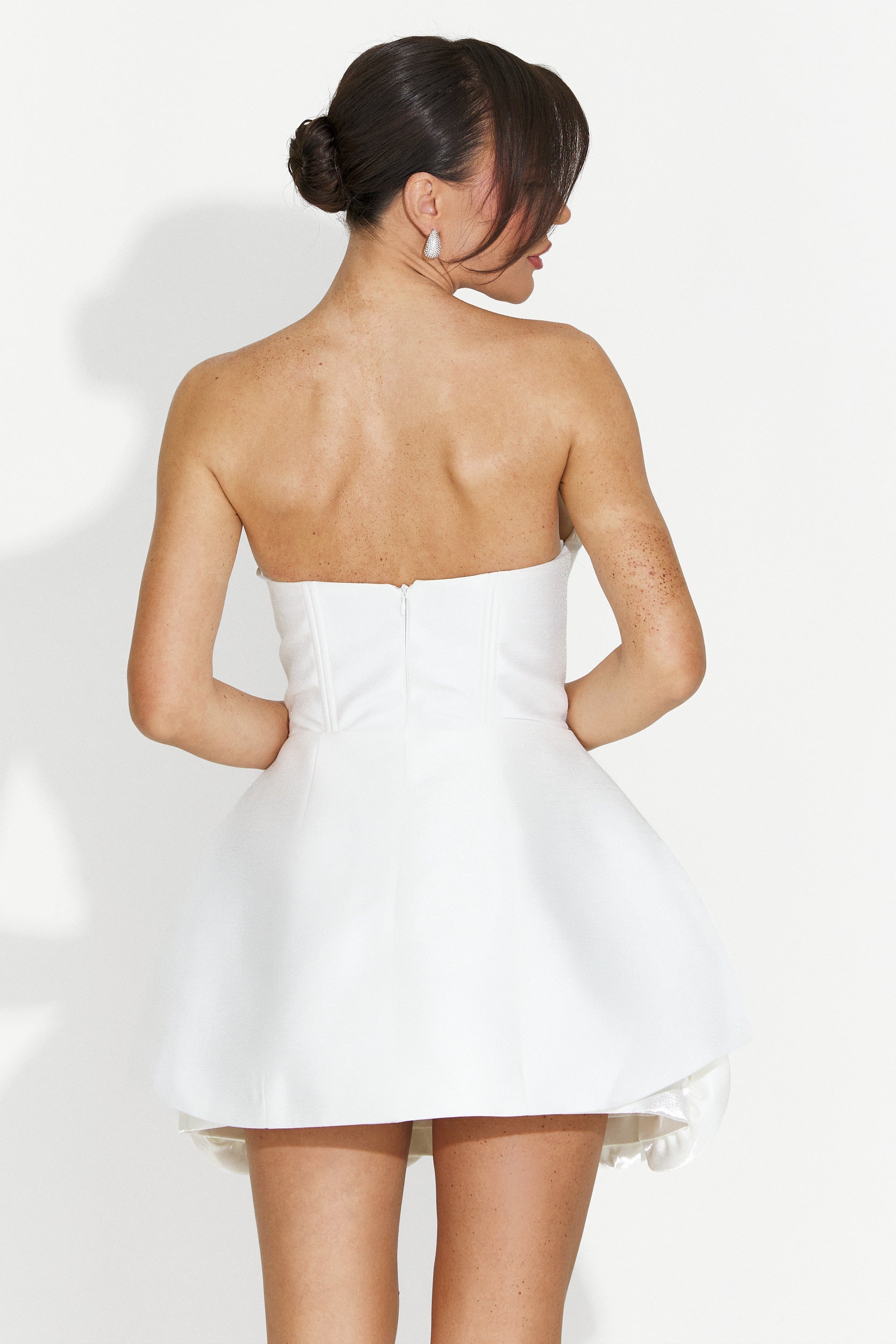 Krótka biała sukienka damska Metise Bogas