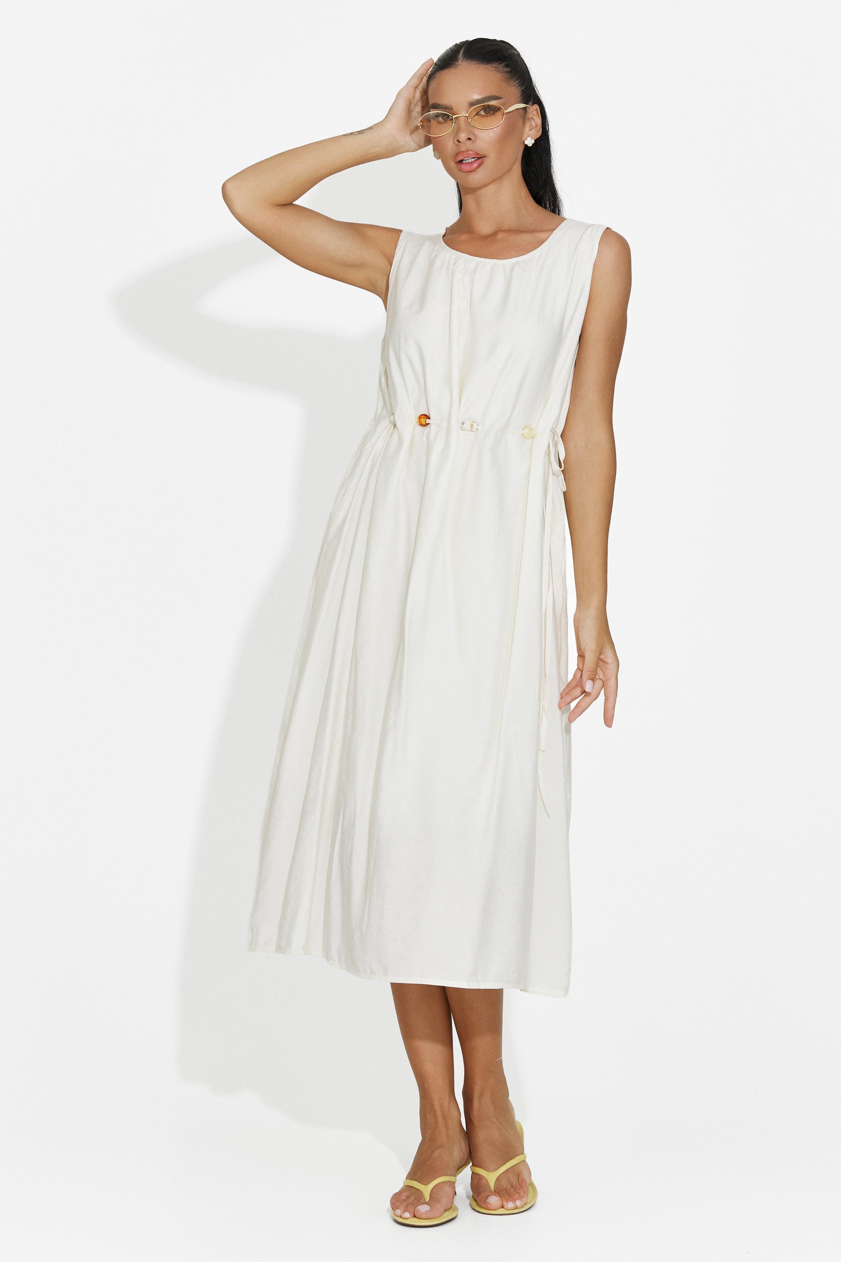 Vestido de mujer corto beige Semonia Bogas