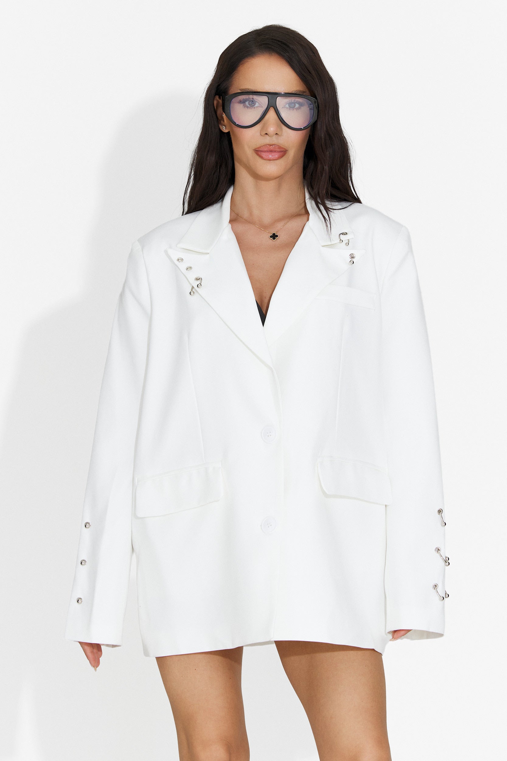 Elegante blazer blanco Kelda Bogas para damas