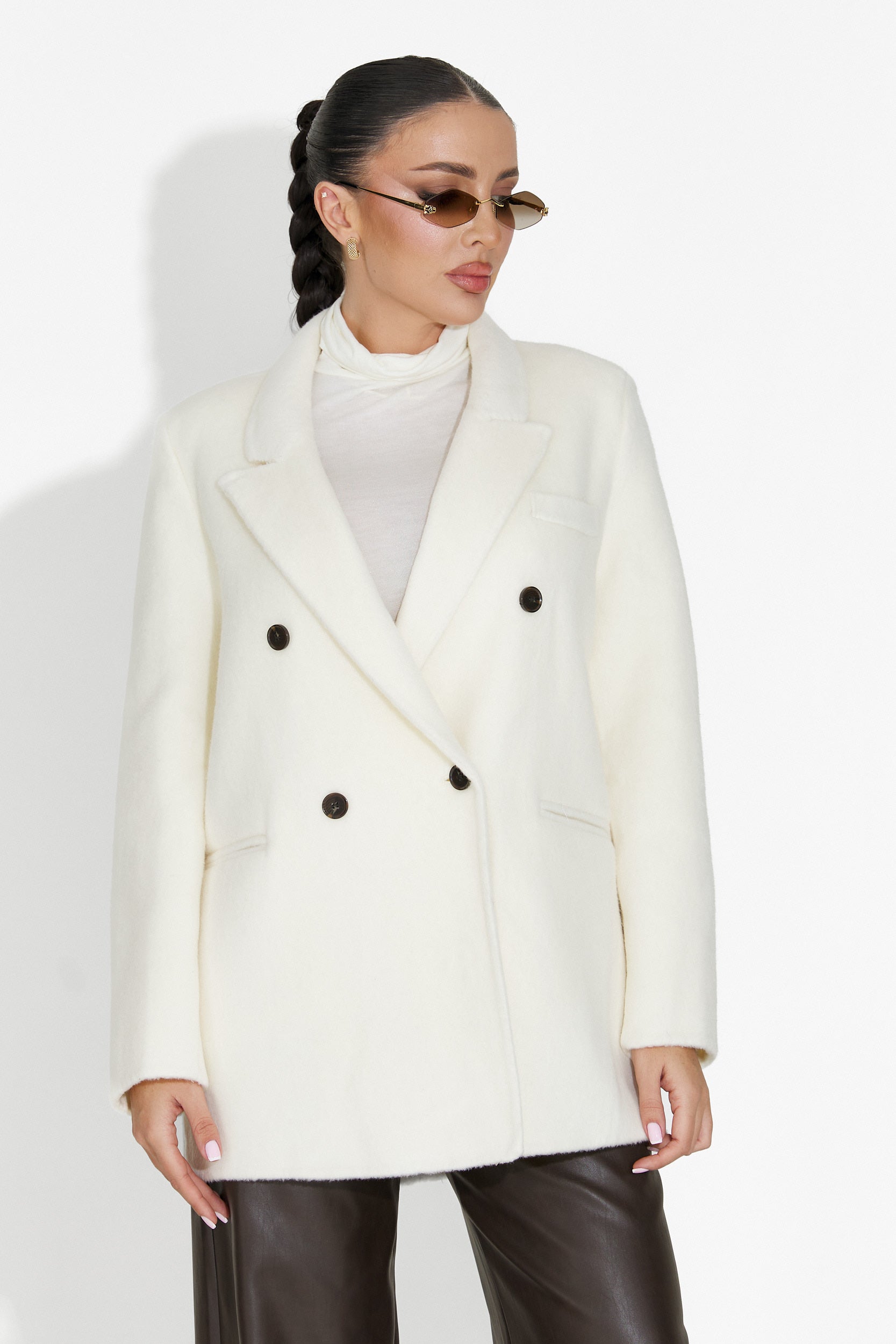 Elegant beige damkavaj Novelia Bogas