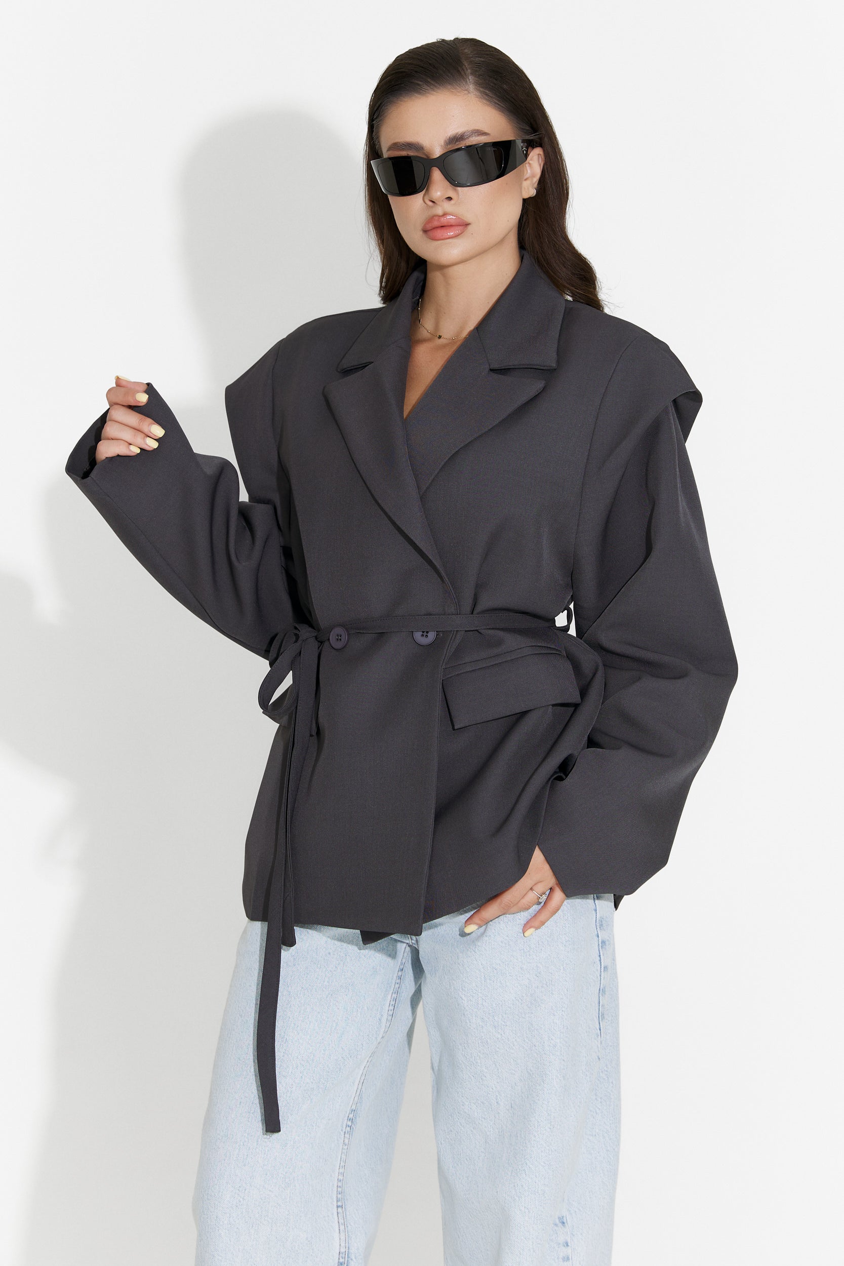 Eleganter grauer Ariah Bogas Damenblazer