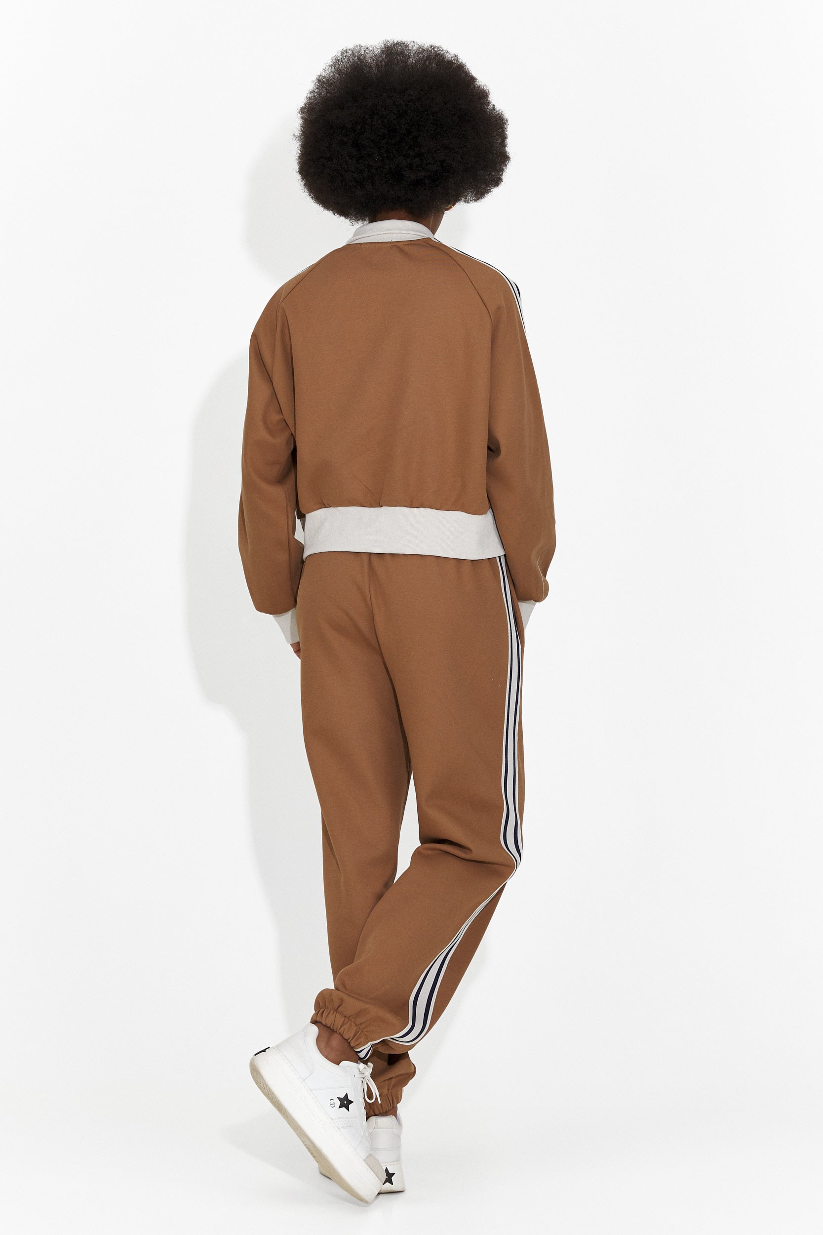 Casual brown Taisha Bogas women's training suit