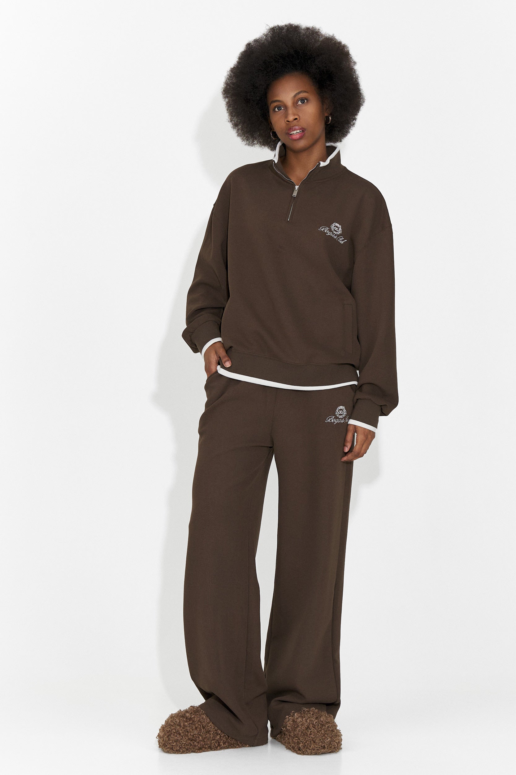 Vilma Bogas Casual Brown Women's Training