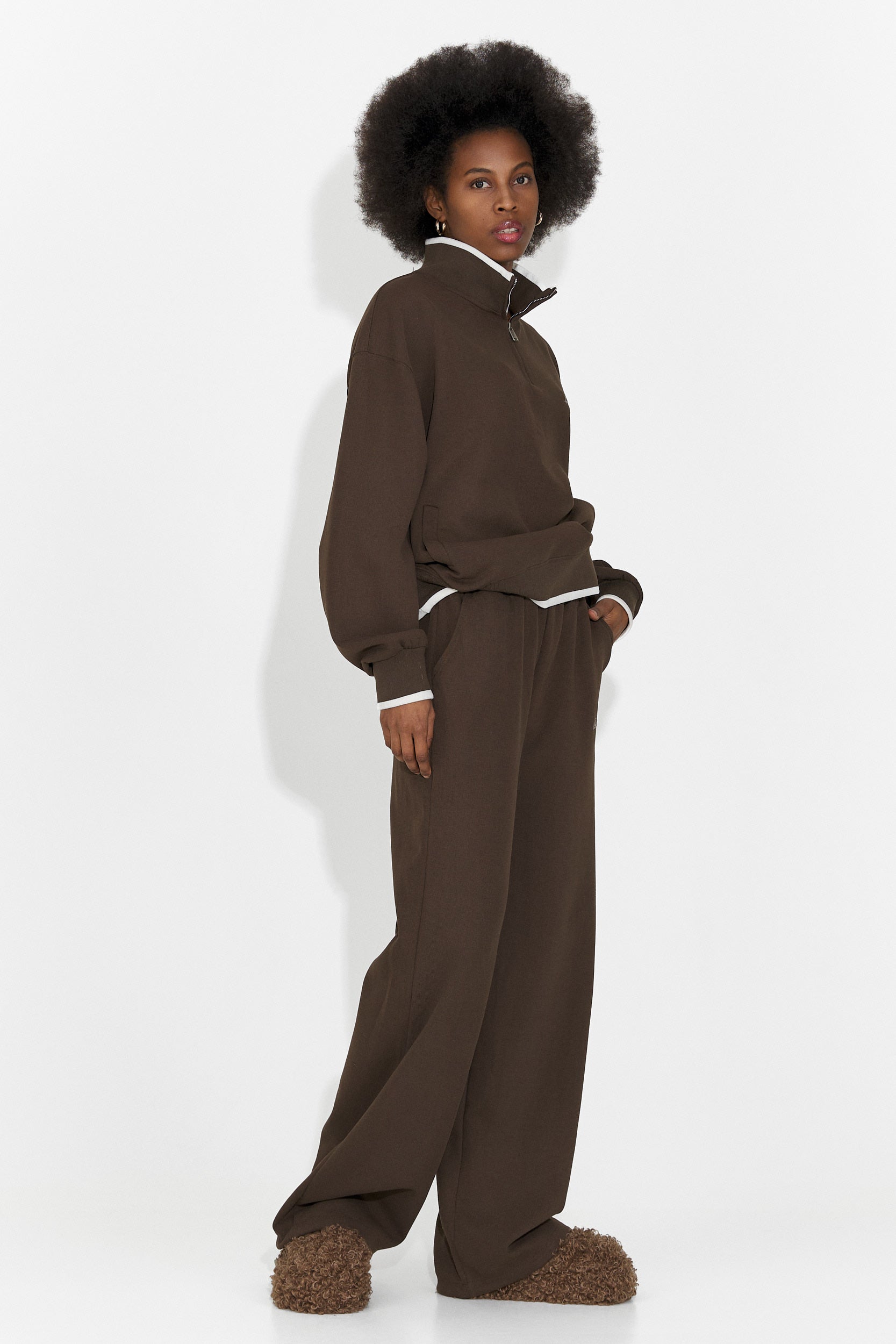 Vilma Bogas Casual Brown Women's Training