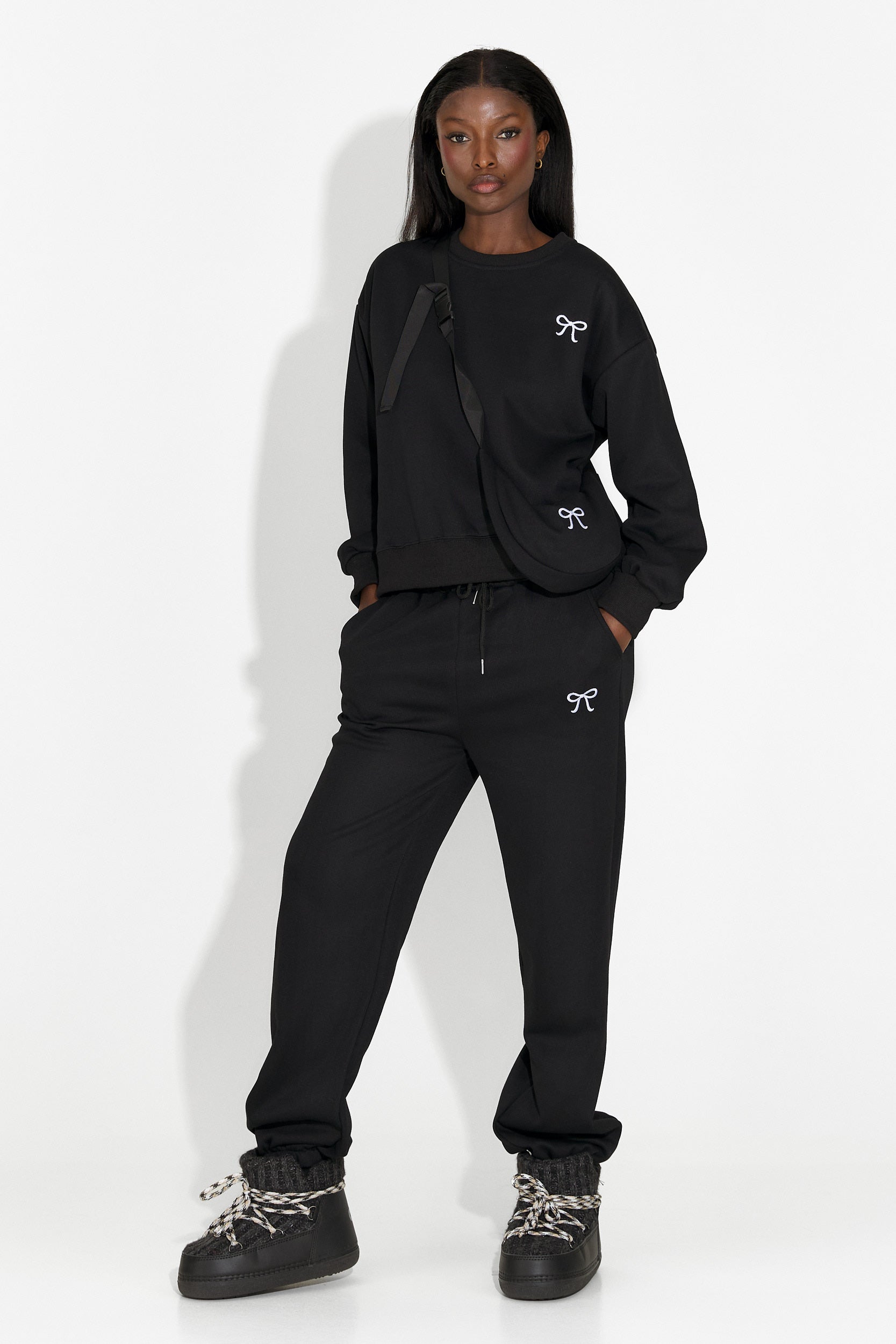 Dres damski casual czarny Serelis Bogas