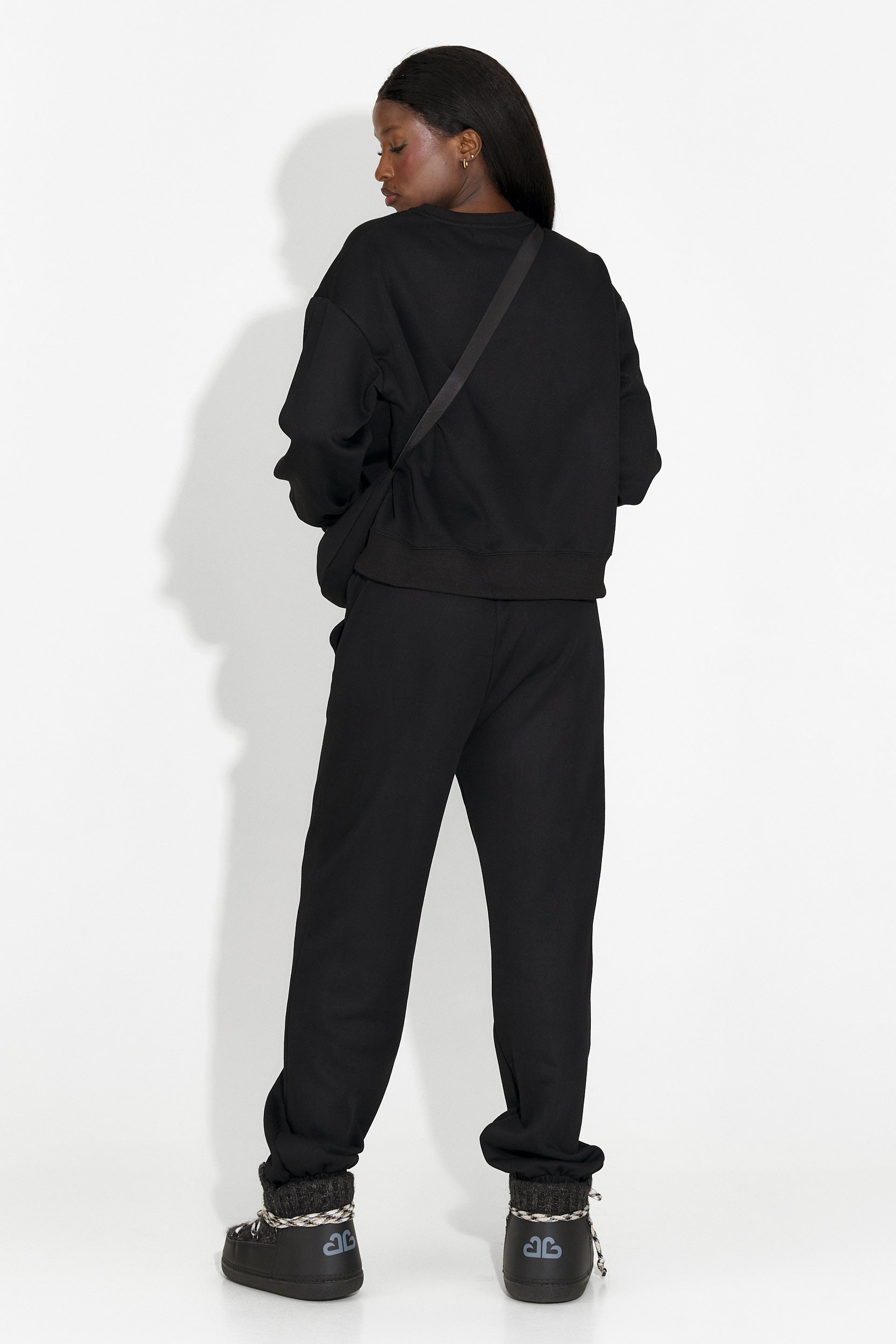 Dres damski casual czarny Serelis Bogas