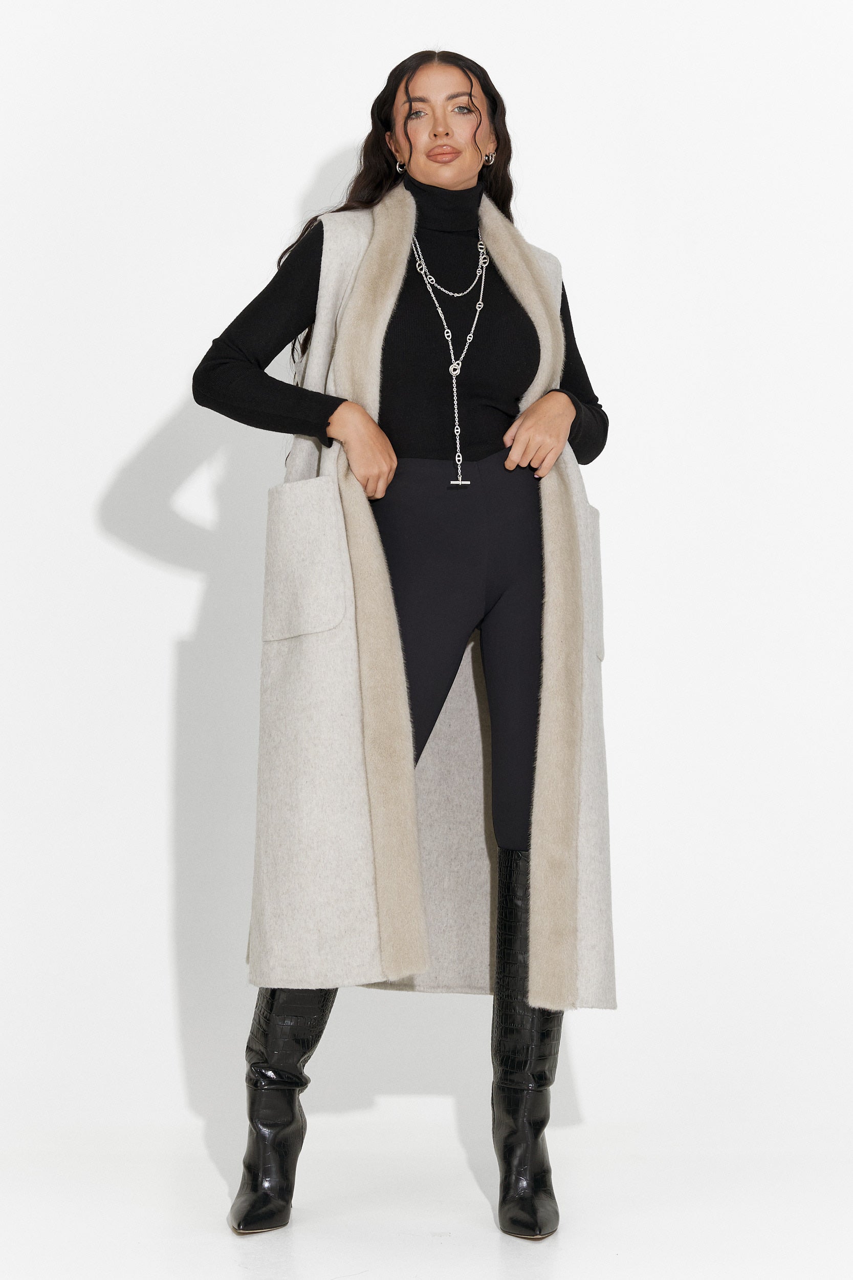 Gilet Beige Élégant pour Dames par Brania Bogas