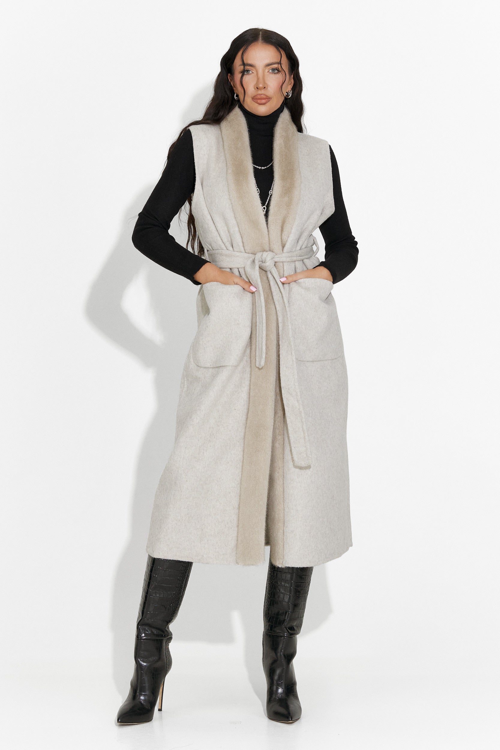 Gilet Beige Élégant pour Dames par Brania Bogas