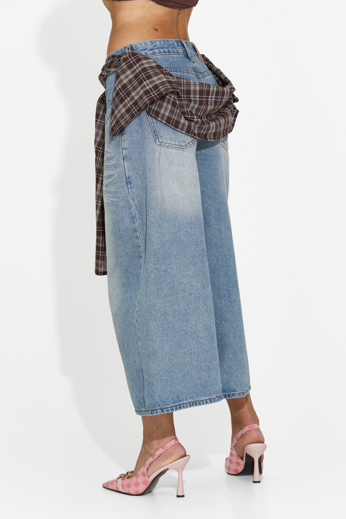 Women's casual blue denim shorts Ozanias Bogas, image 2 of 7