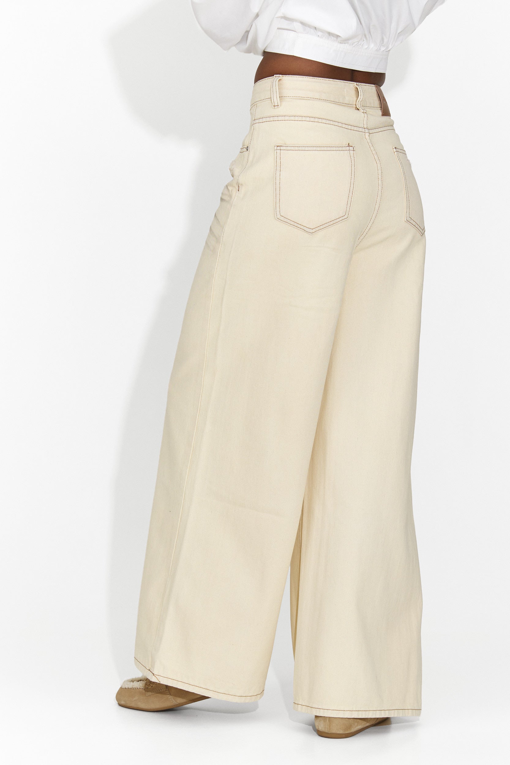 Pantalones vaqueros casuales de mujer beige Elania Bogas