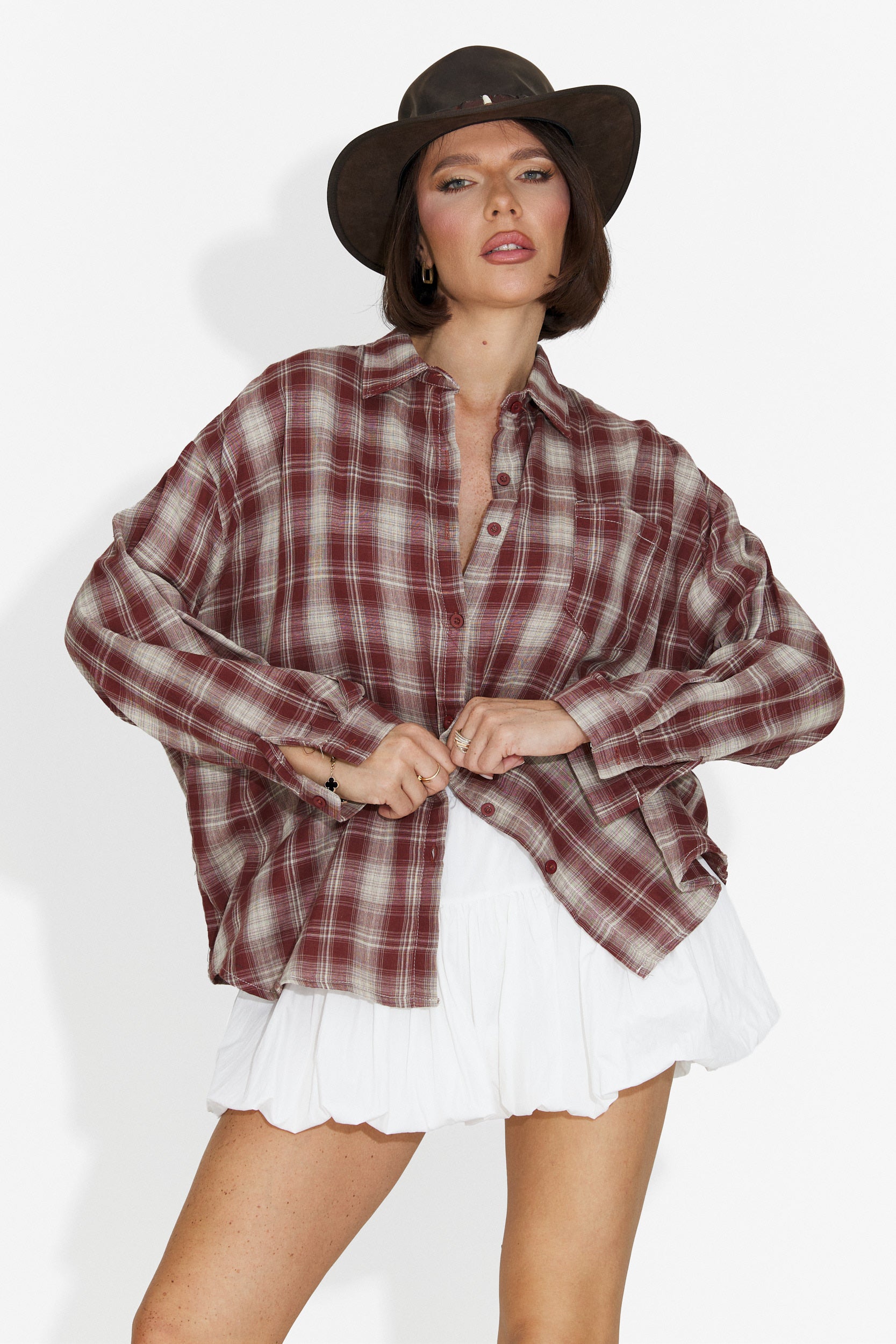 Chemise décontractée bordeaux pour femmes de Letiza Bogas