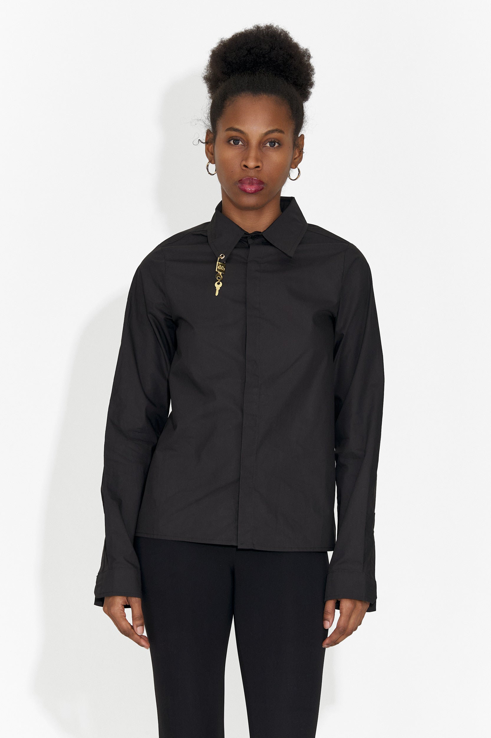 Jetie Bogas Elegante Schwarze Damenbluse