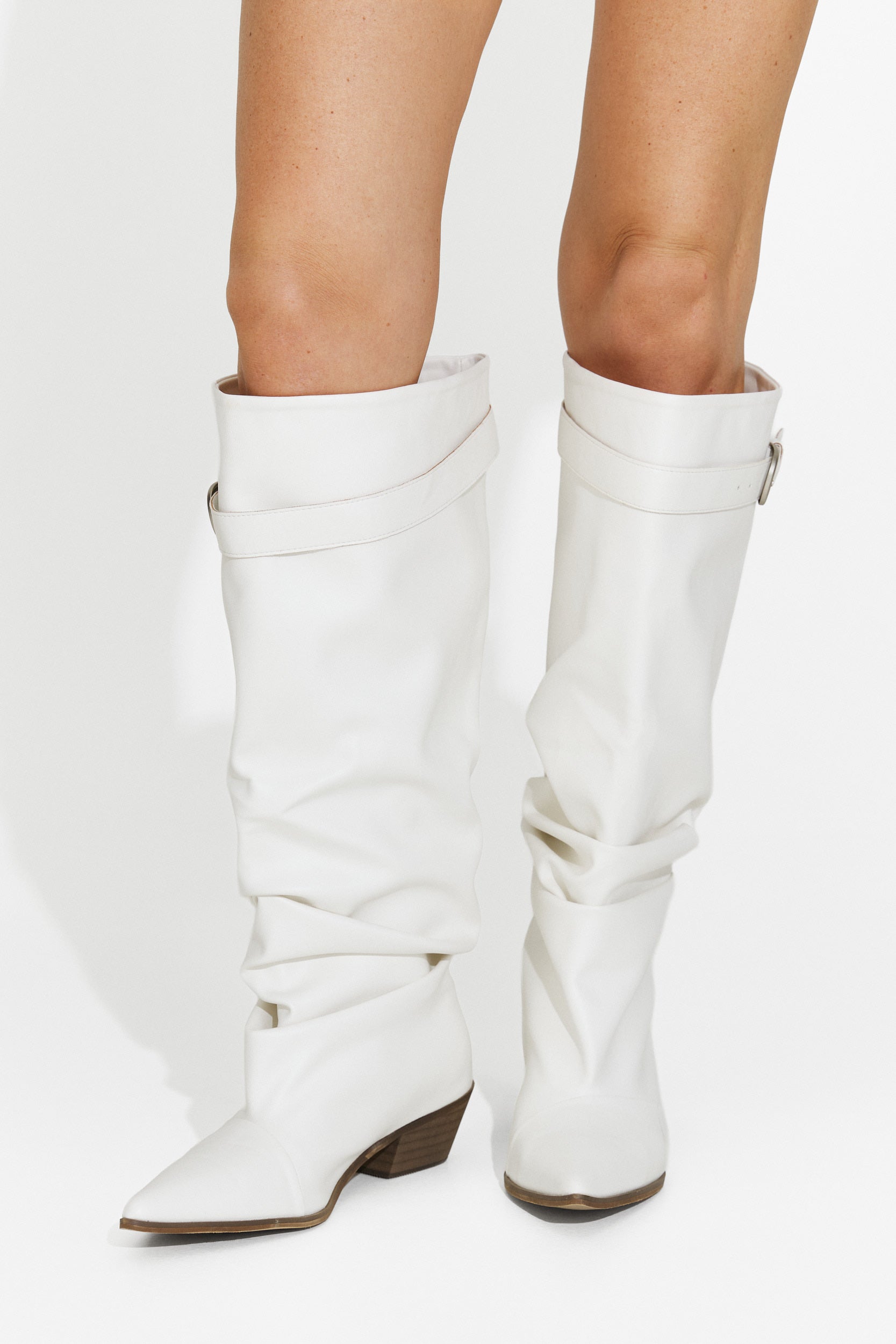 White cowboy boots Olivyu Bogas