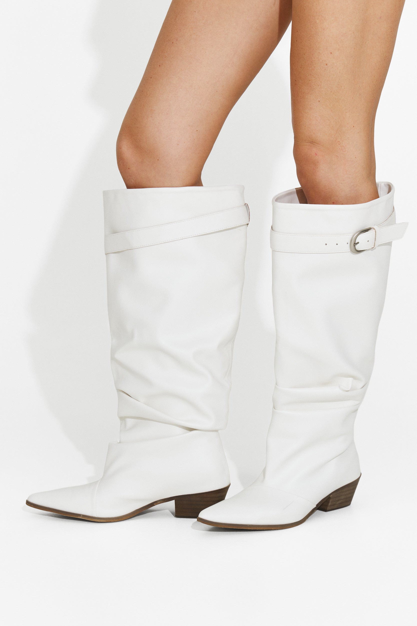 White cowboy boots Olivyu Bogas