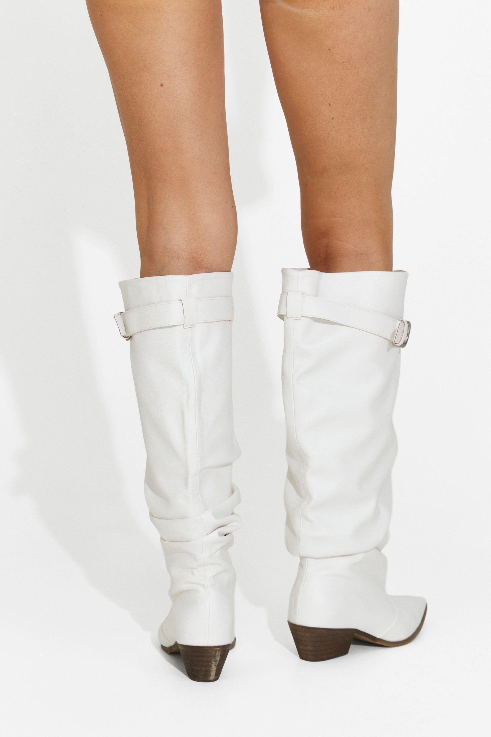 White cowboy boots Olivyu Bogas