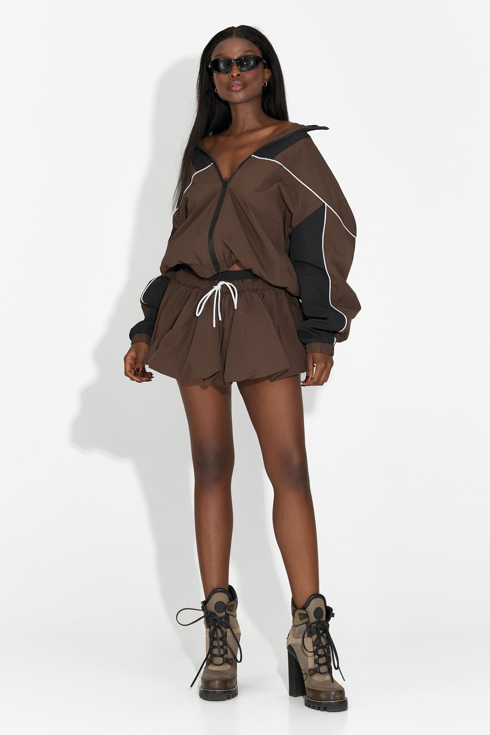 Σετ με φούστα παντελόνι καφέ Selmira Bogas