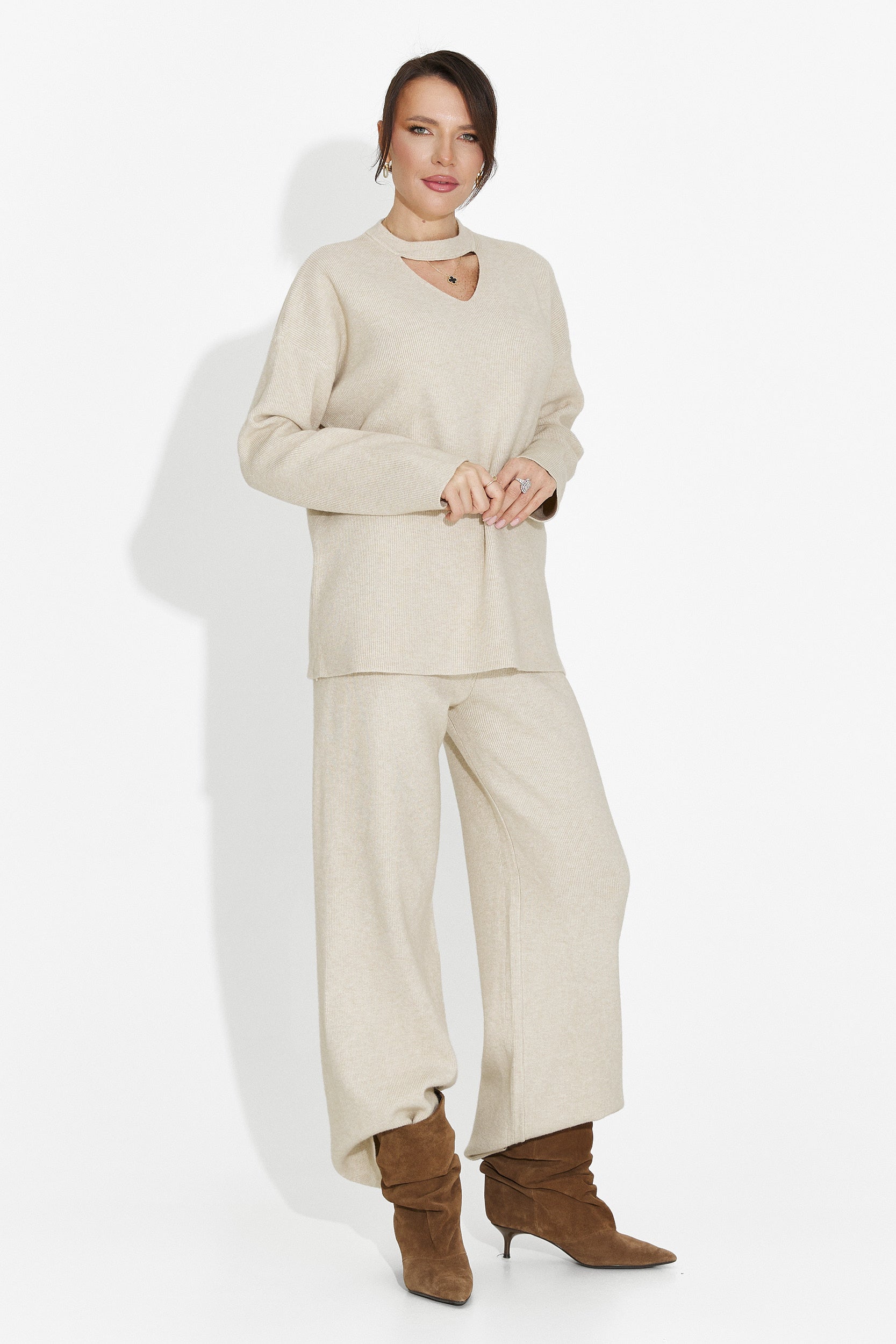 Conjunto con pantalones beige Kania Bogas