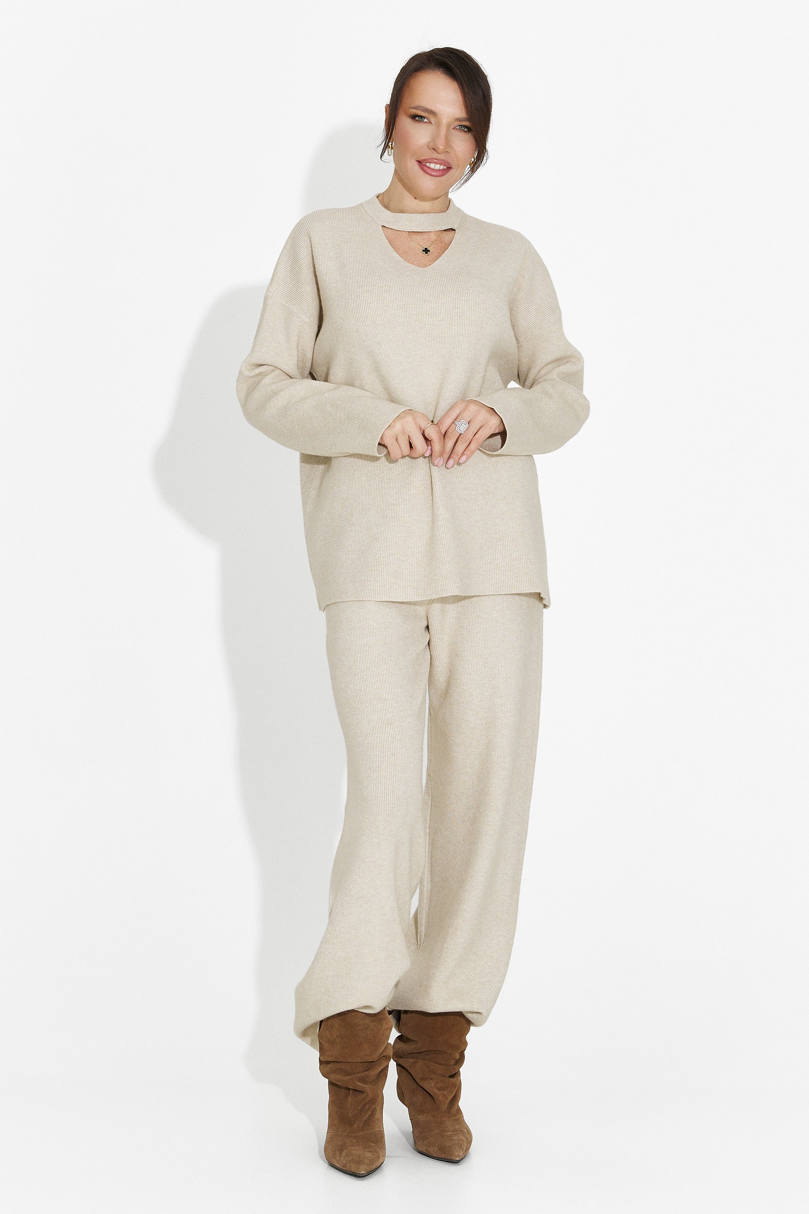 Conjunto con pantalones beige Kania Bogas