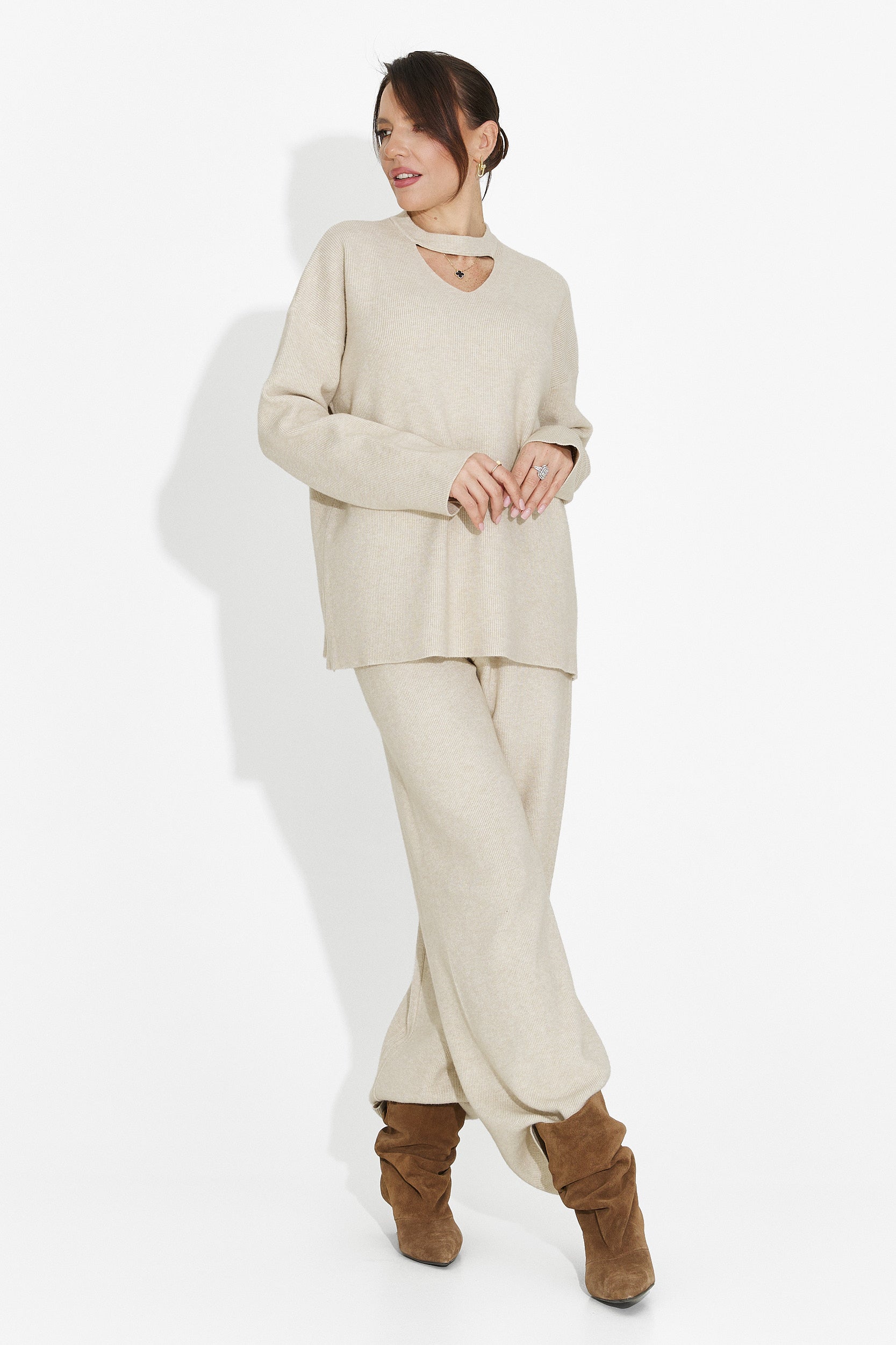 Conjunto con pantalones beige Kania Bogas