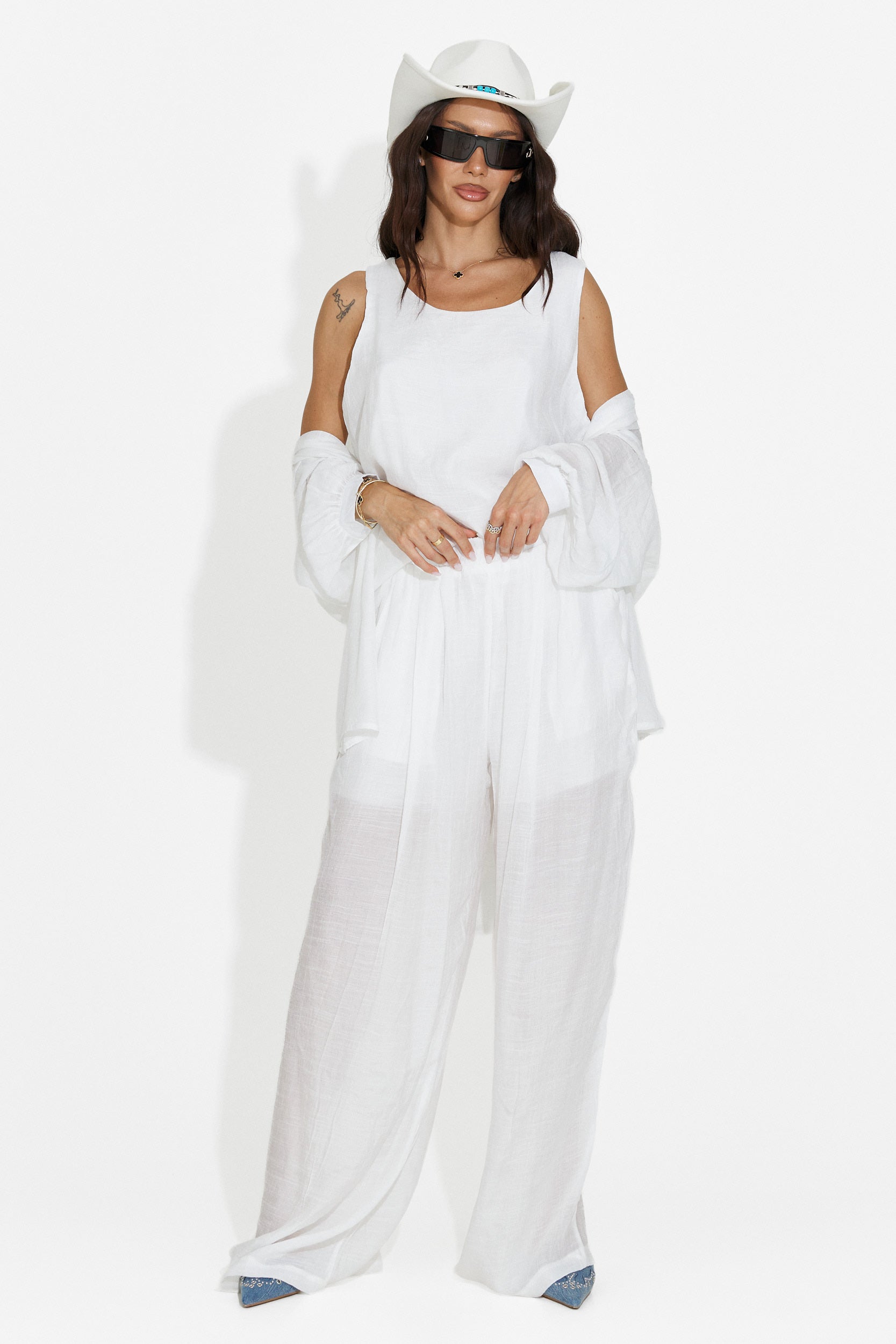Conjunto de mujer camisa + pantalones + camiseta blanco Mivya Bogas