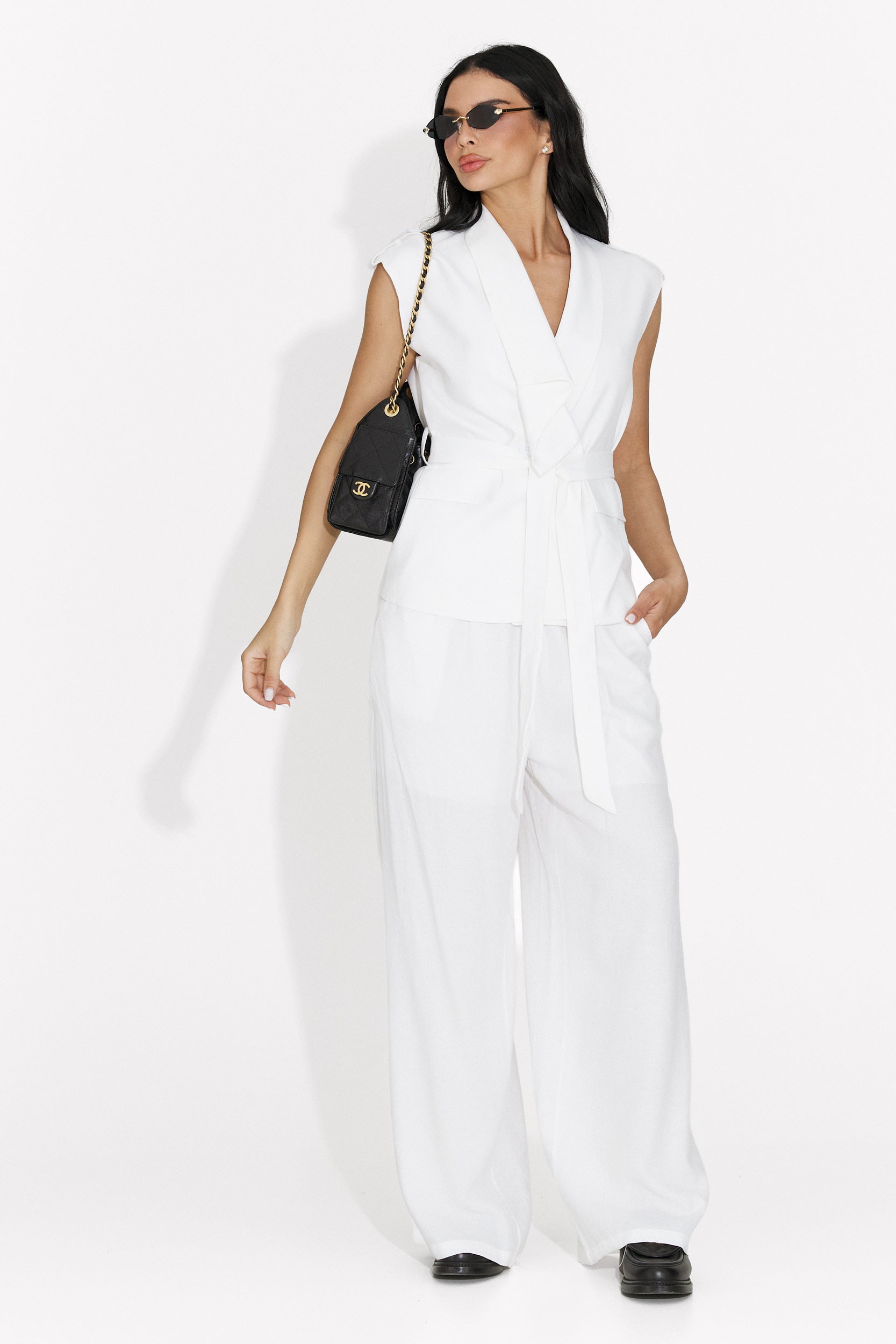 Begonia Bogas Women's Suit with White Trousers