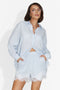 Nabasha Bogas Damenanzug mit blauen Hosen