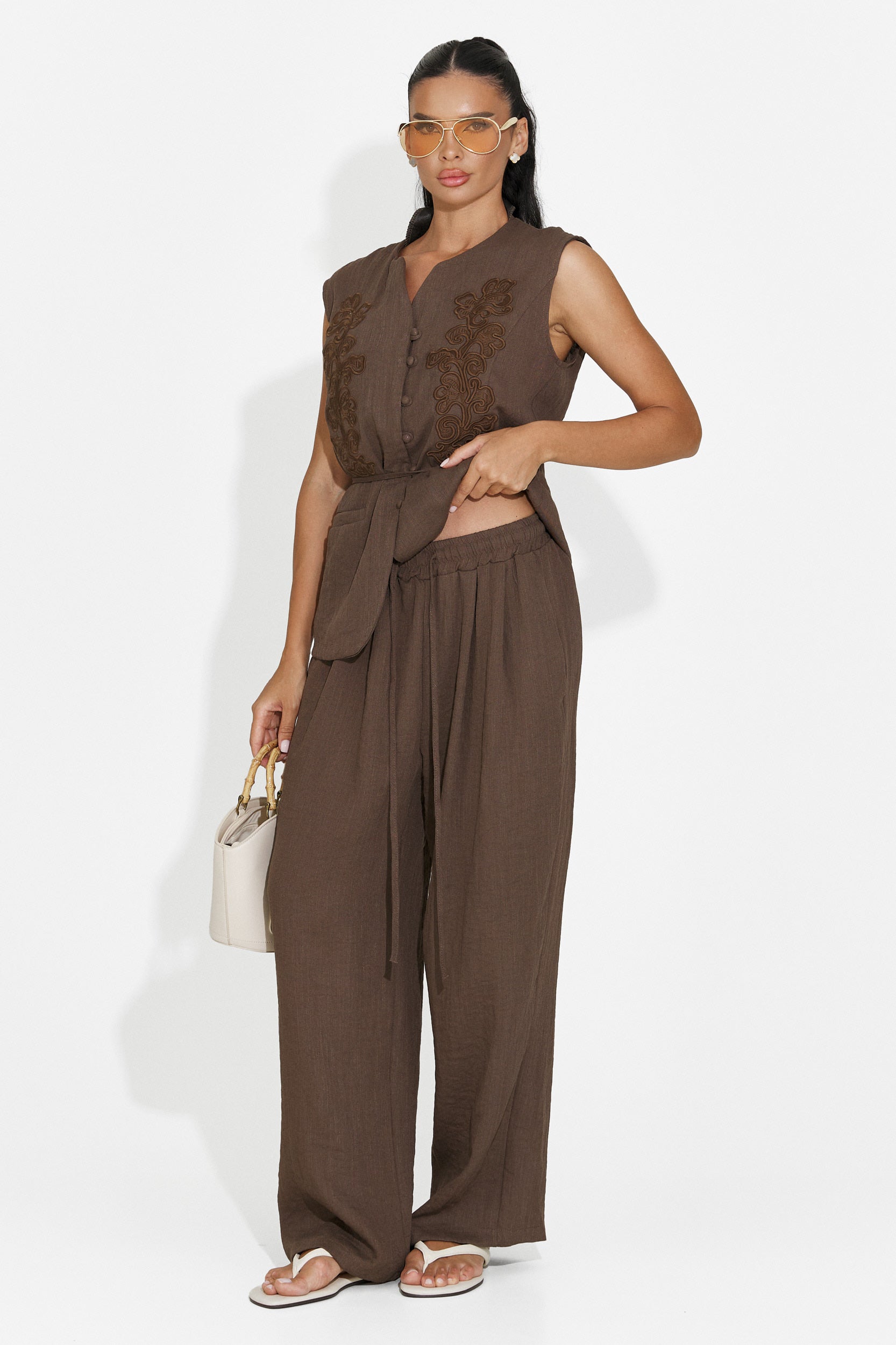 Conjunto de mujer chaleco + pantalones marrón Vyzela Bogas