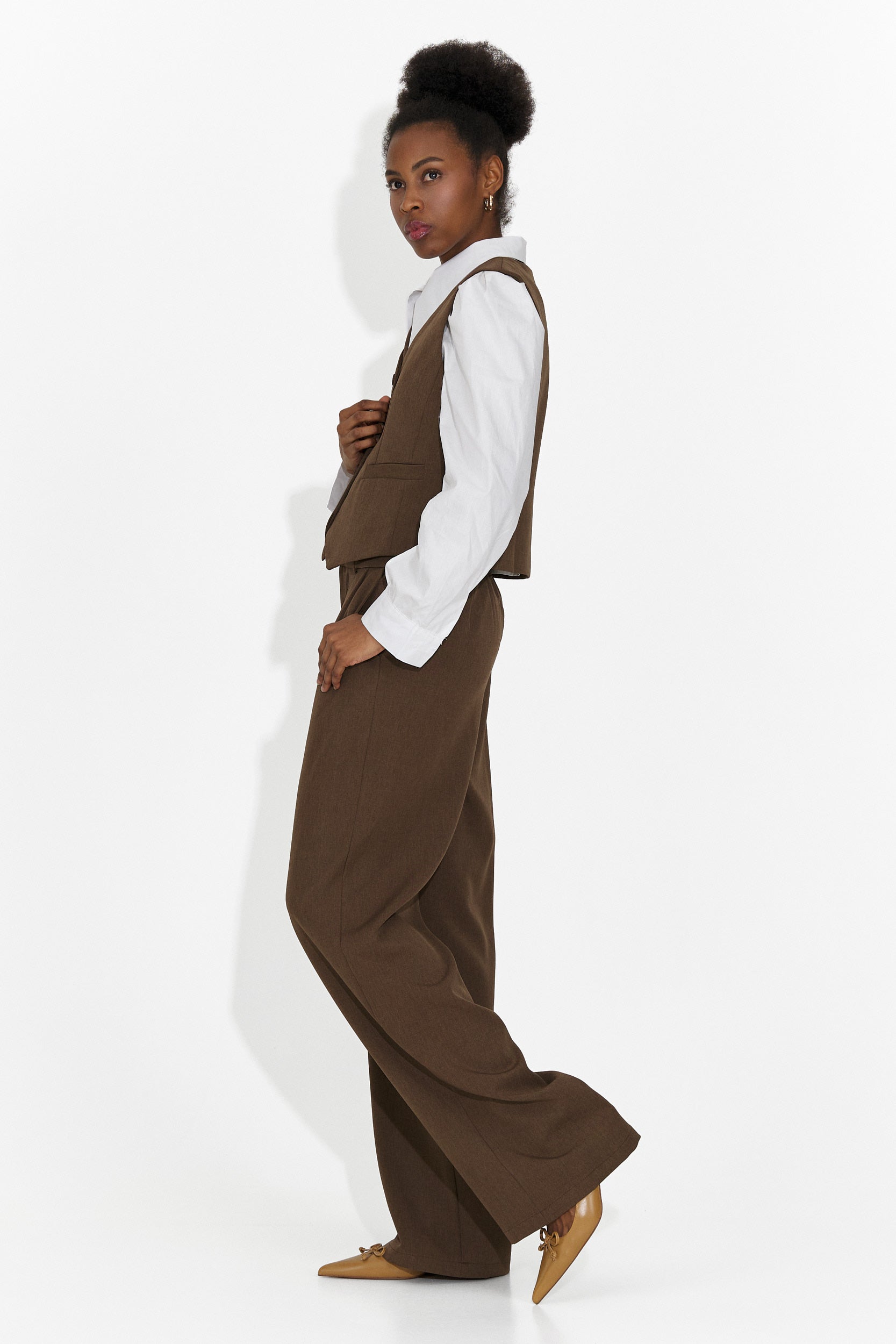 4-teiliger Anzug Hose + Weste + Jacke + Braune Krawatte Meldora