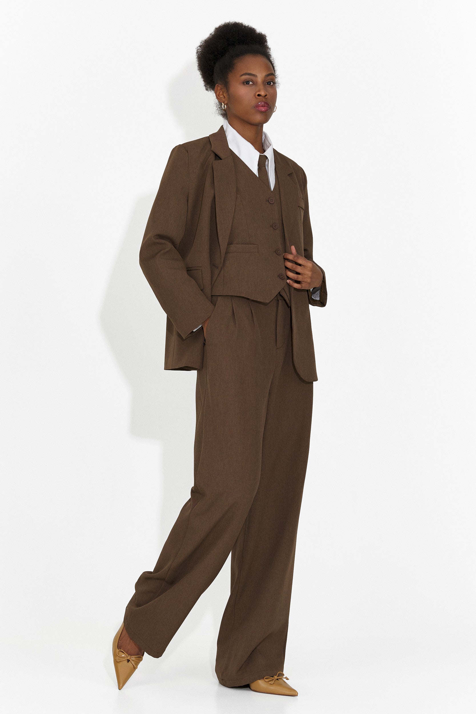 4-teiliger Anzug Hose + Weste + Jacke + Braune Krawatte Meldora