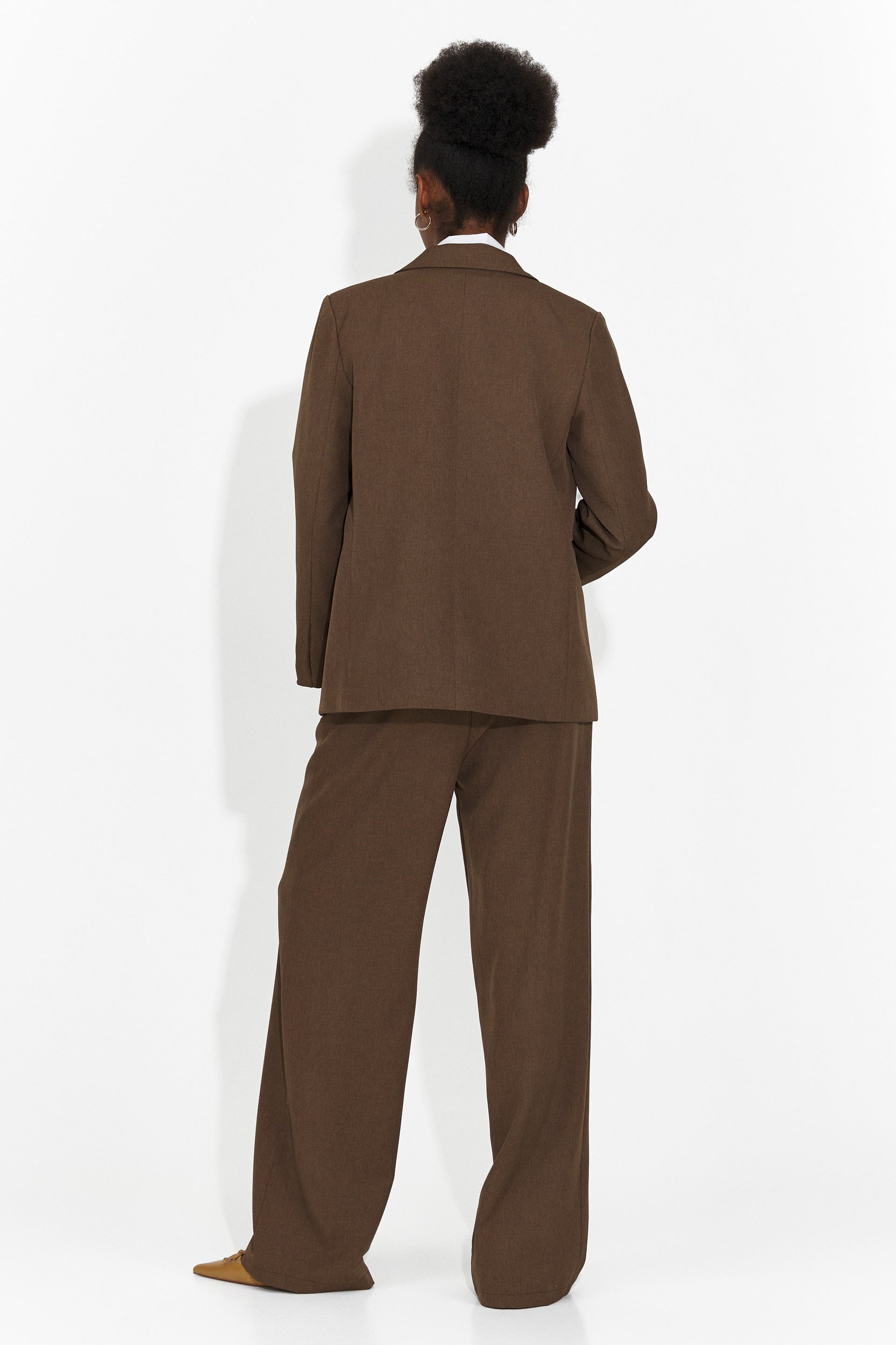 4-teiliger Anzug Hose + Weste + Jacke + Braune Krawatte Meldora