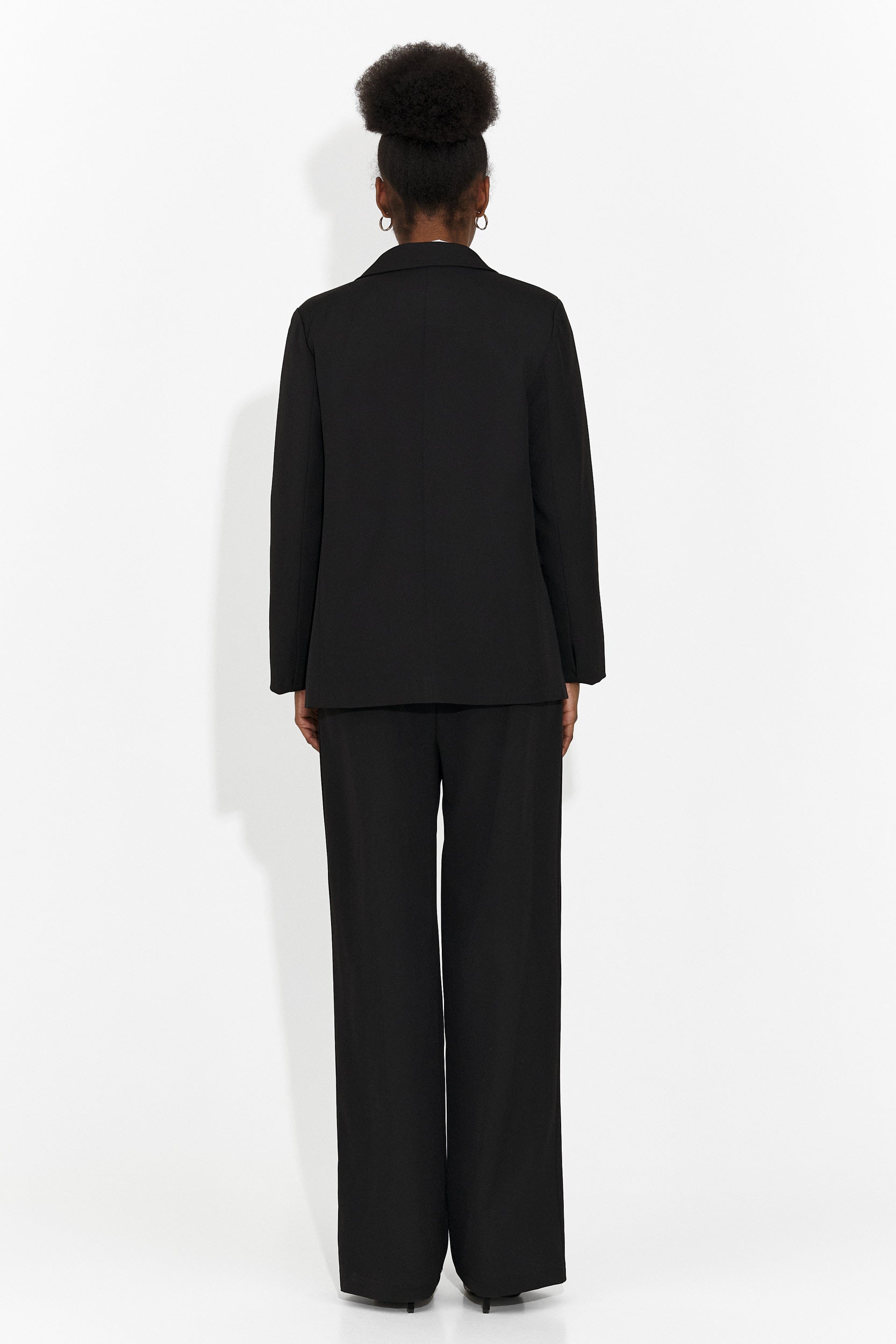 4-delad kostym byxor + väst + kavaj + slips svart Meldora Bogas