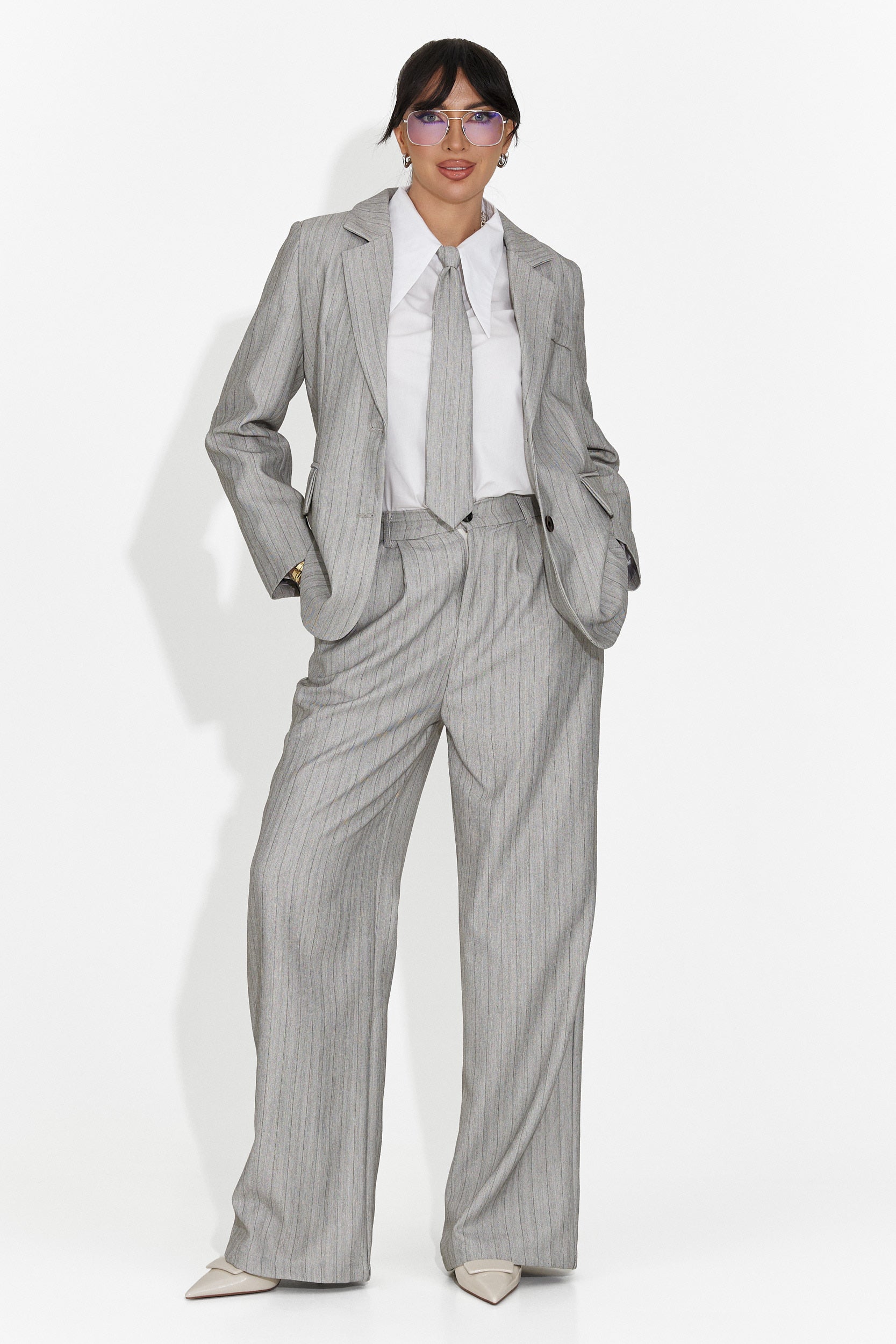 Ensemble femme 3 pièces veste + pantalon + cravate grise Manila Bogas