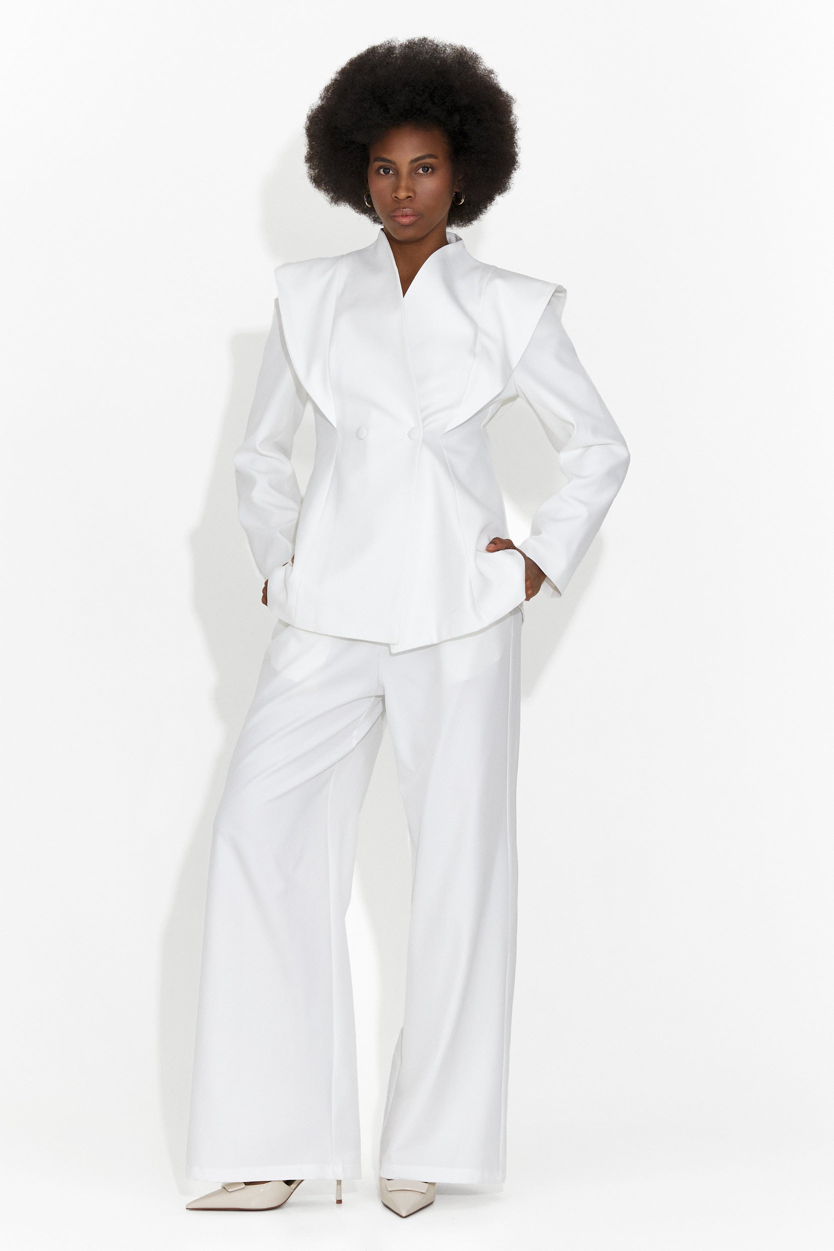 Elegant White Women's Suit Latefa Bogas