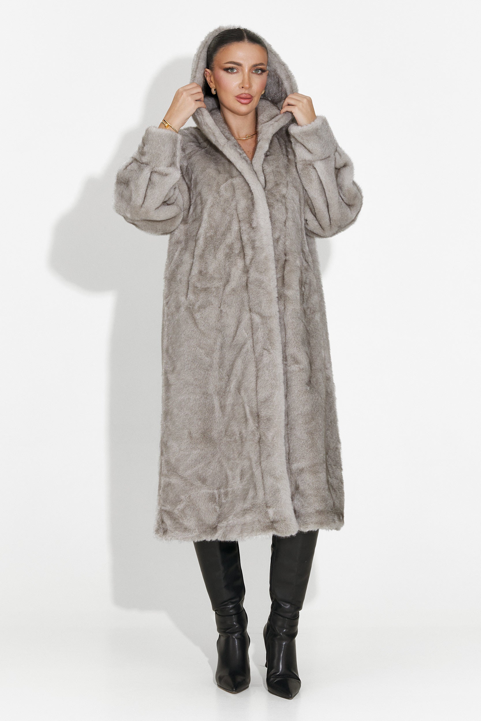 Szary płaszcz futrzany Pluvina Bogas