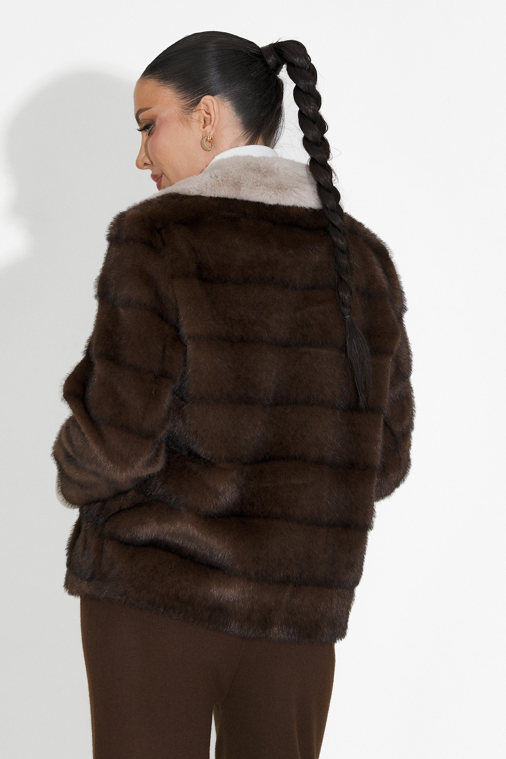 Płaszcz futrzany brązowy Celoria Bogas