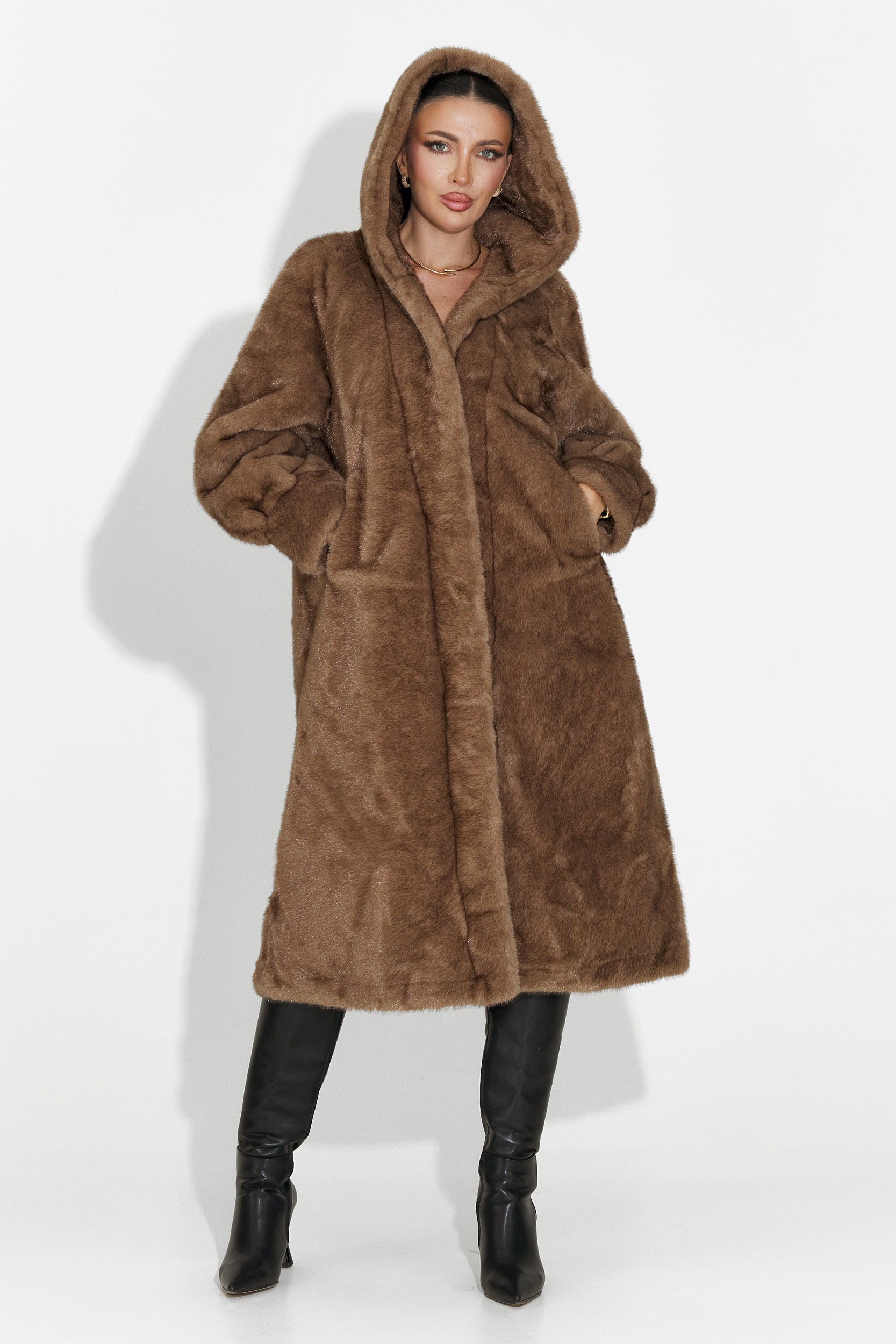 Płaszcz futrzany brązowy Pluvina Bogas