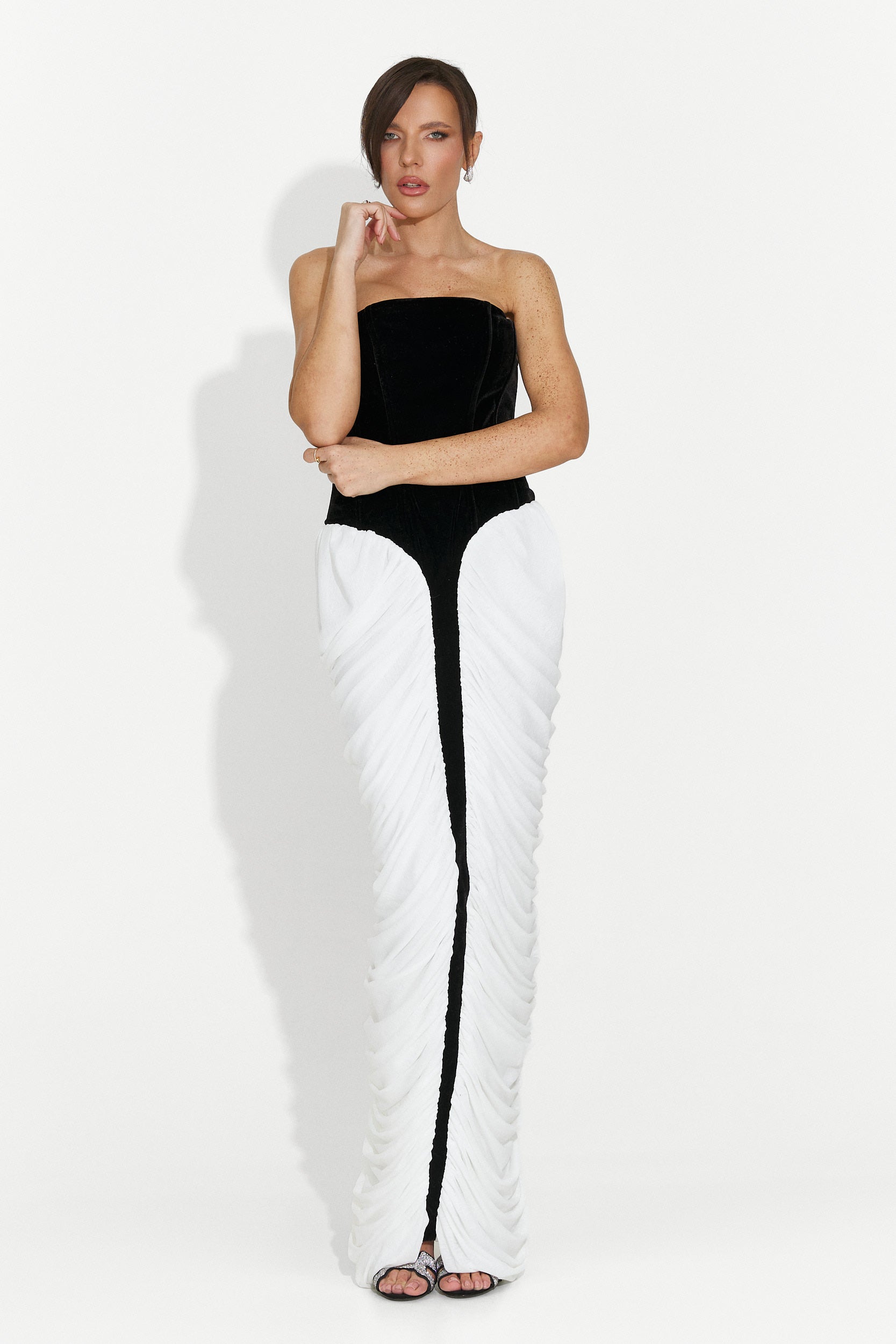 Long black and white women's dress York Bogas