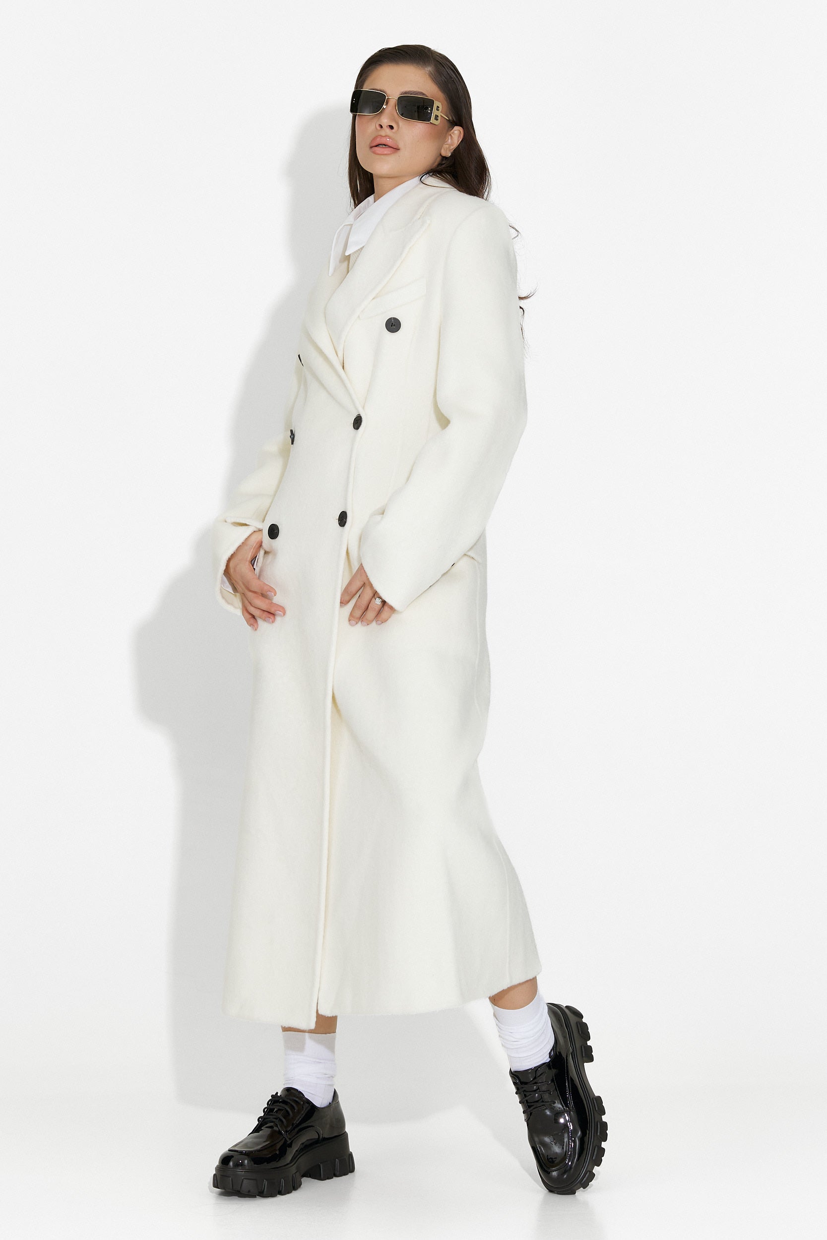 Elegant beige Savira Bogas ladies coat