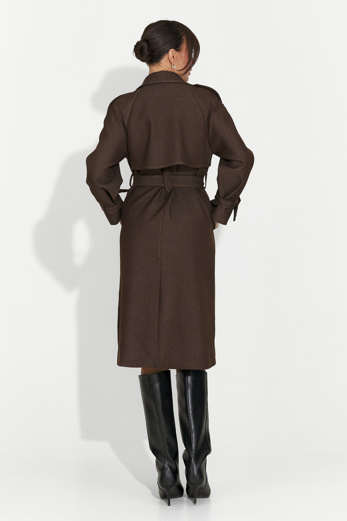 Abrigo elegante de mujer marrón Nuvia Bogas, imagen 3 de 5
